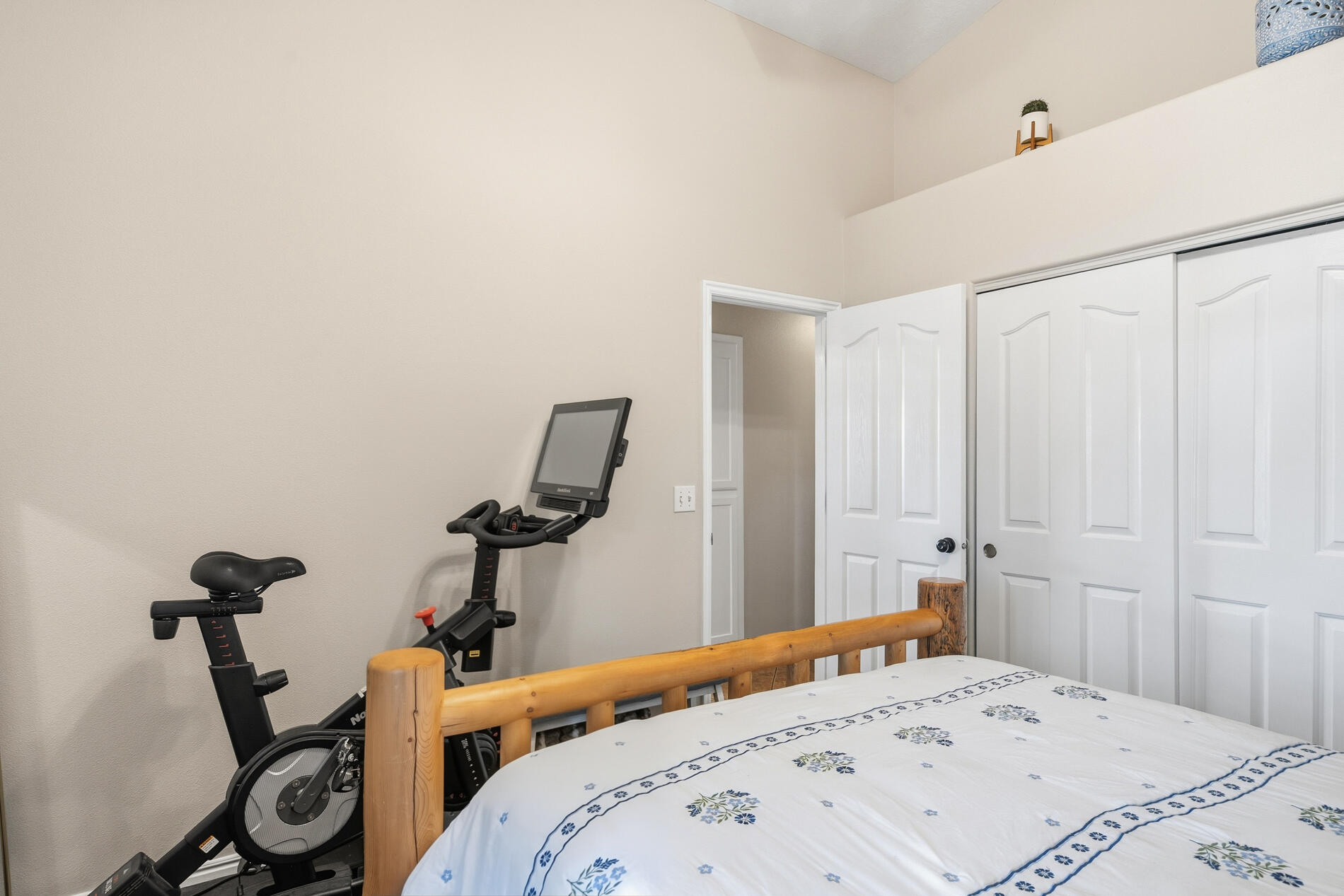 ROYAL OAKS - Residential