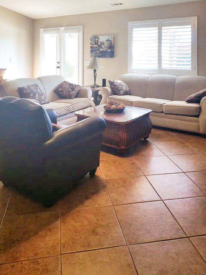 ROYAL OAKS - Residential