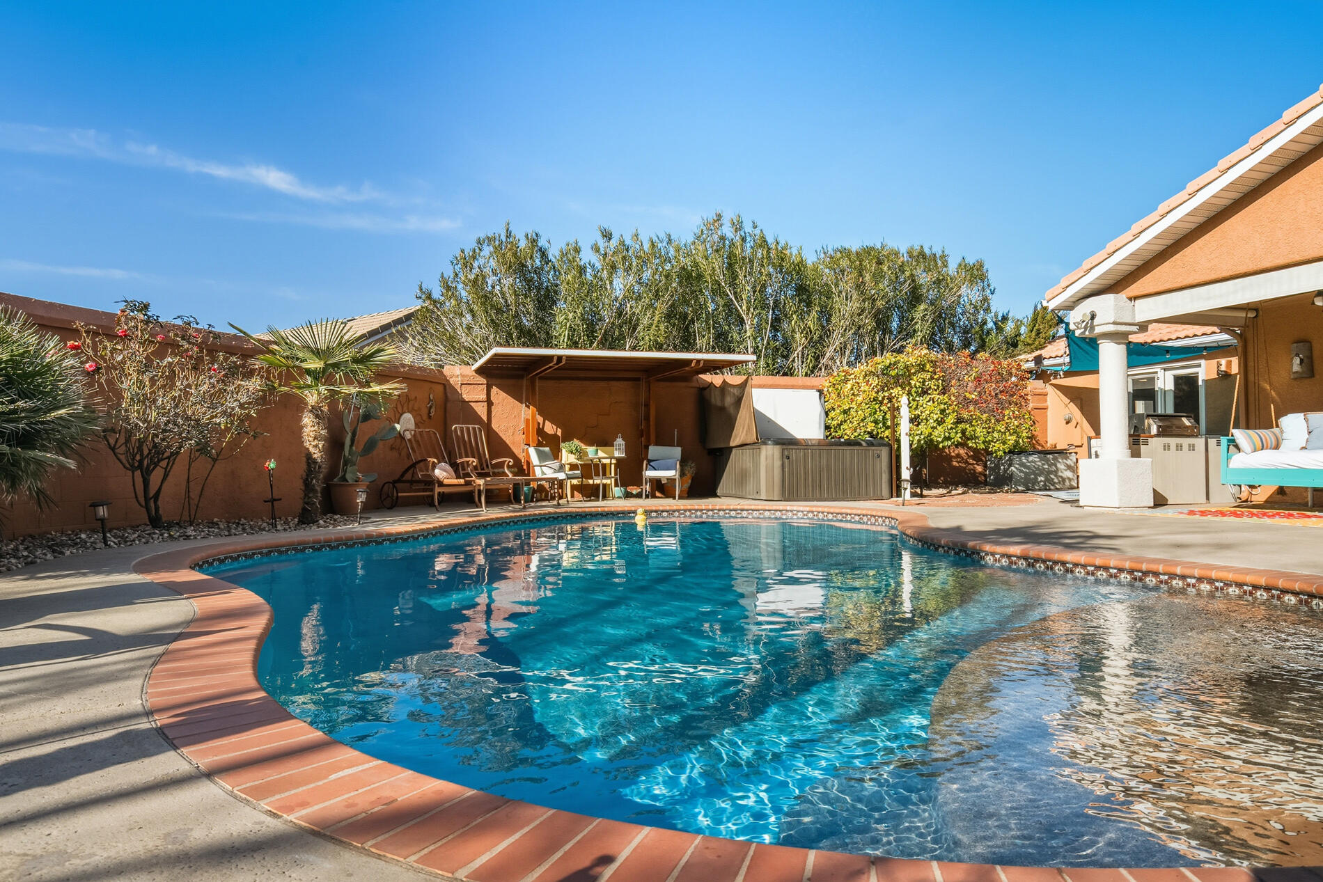 ROYAL OAKS - Residential