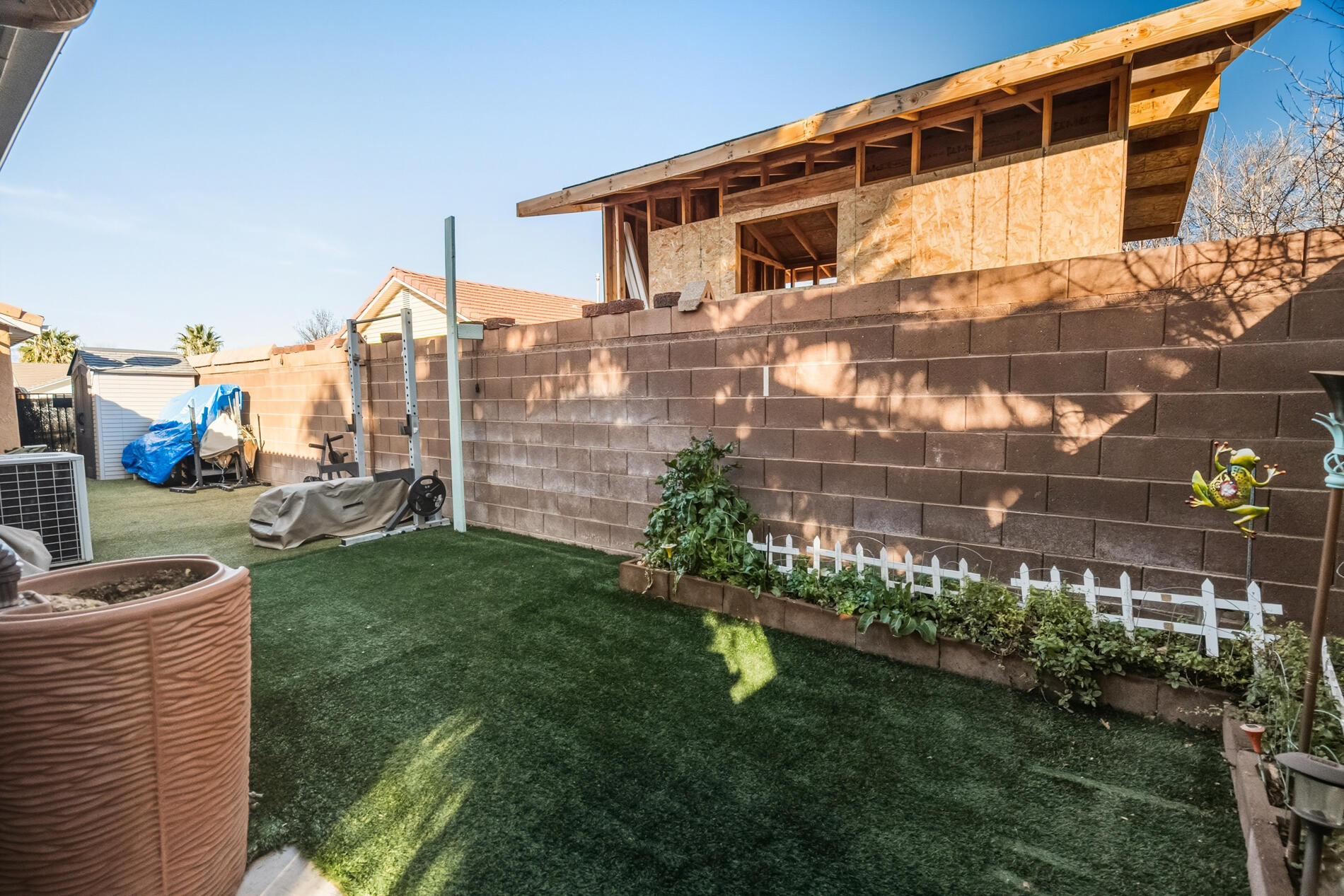 ROYAL OAKS - Residential