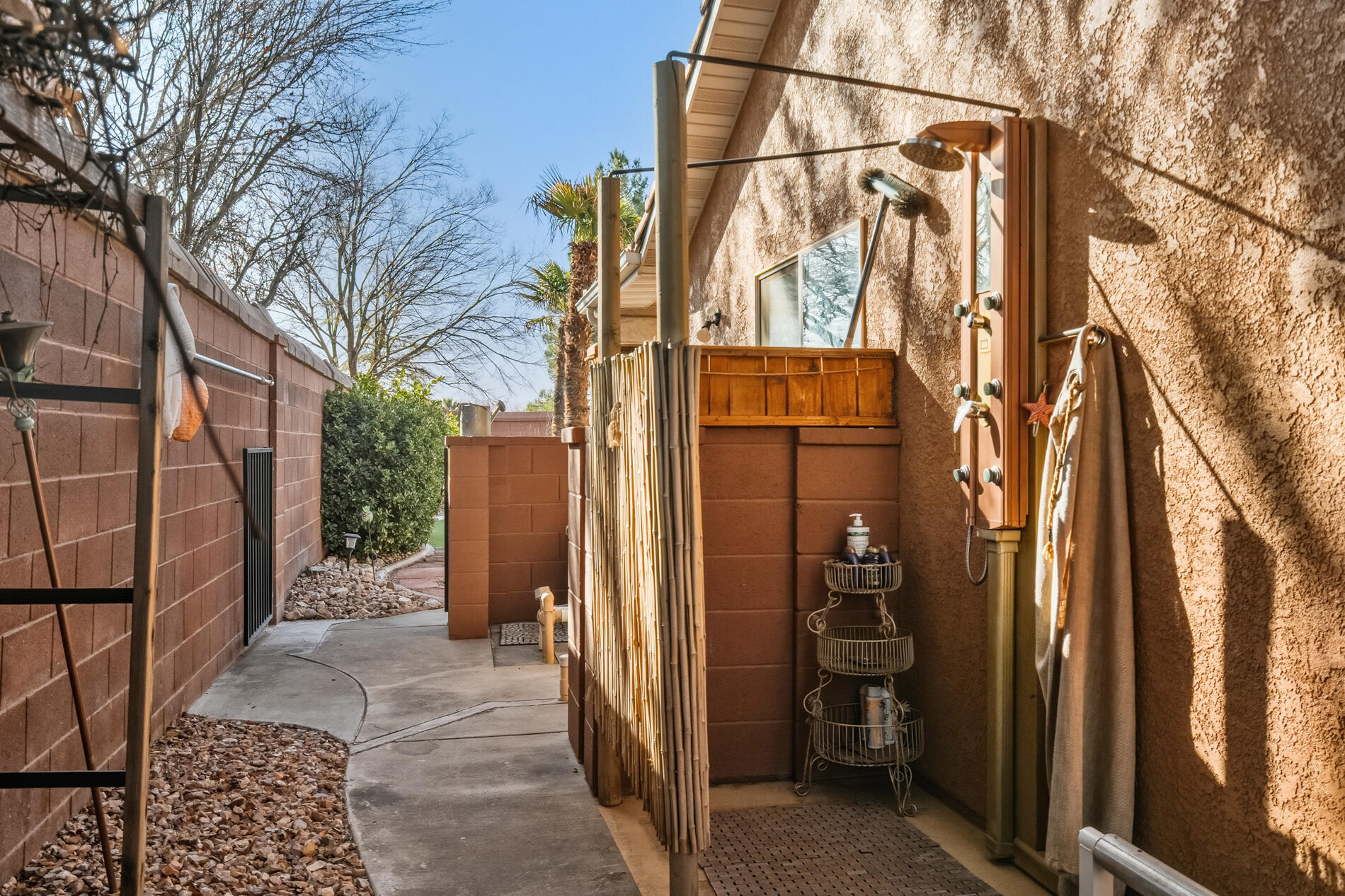 ROYAL OAKS - Residential