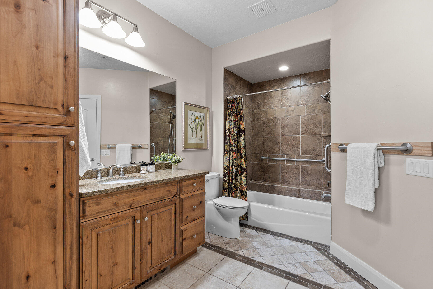 PELICAN HILLS CONDOMINIUMS - Residential