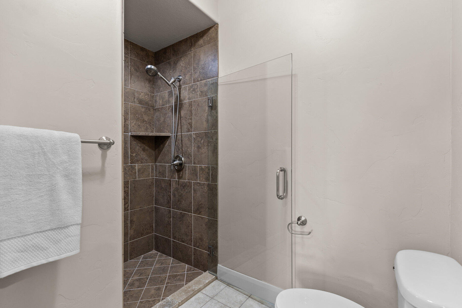 PELICAN HILLS CONDOMINIUMS - Residential