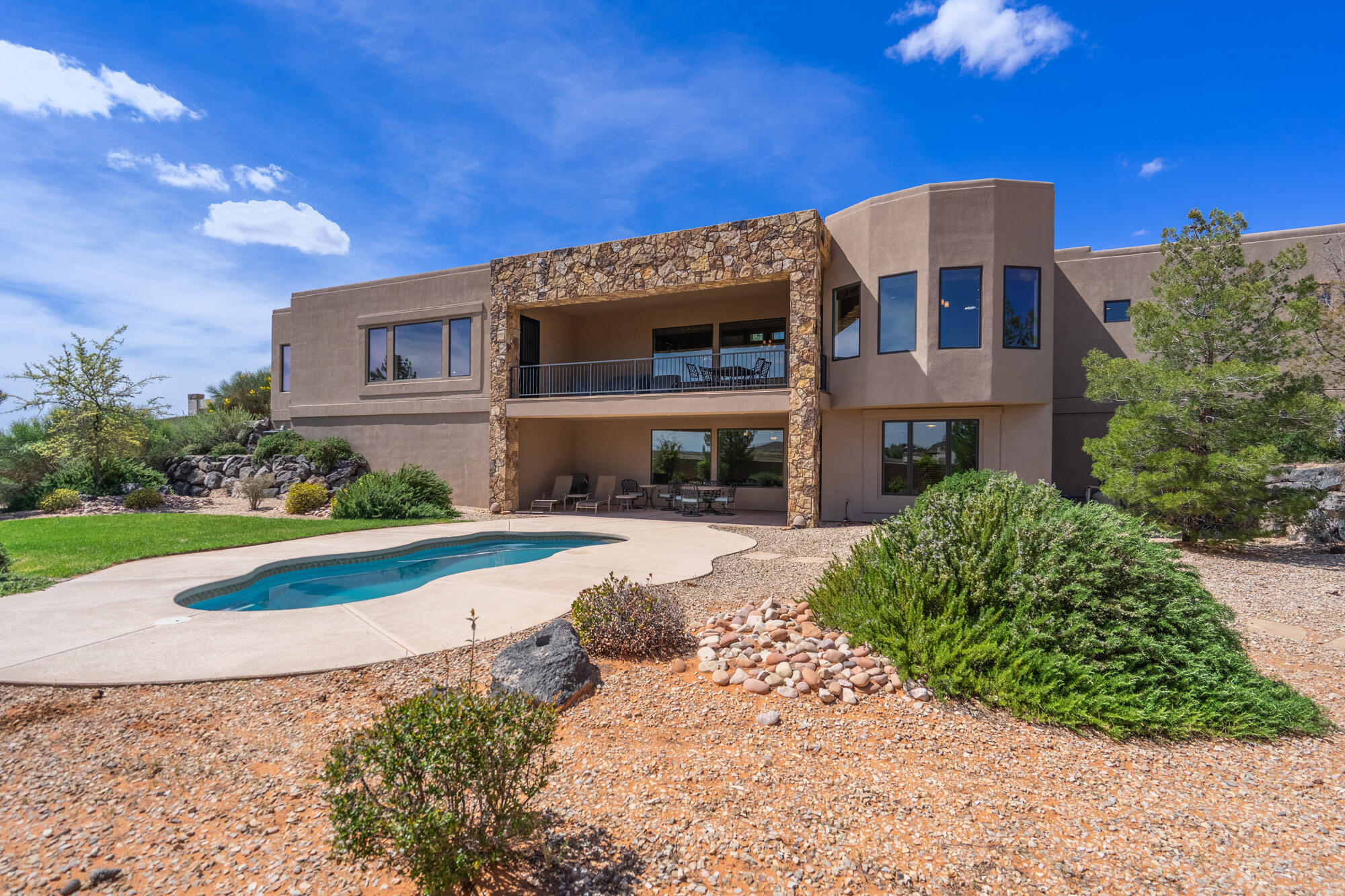 LEDGES OF ST GEORGE - Residential