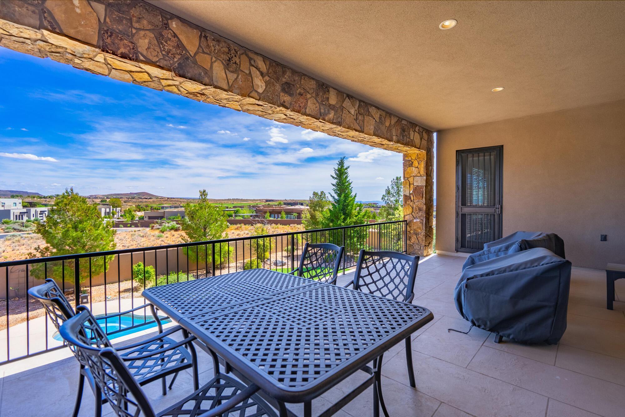 LEDGES OF ST GEORGE - Residential