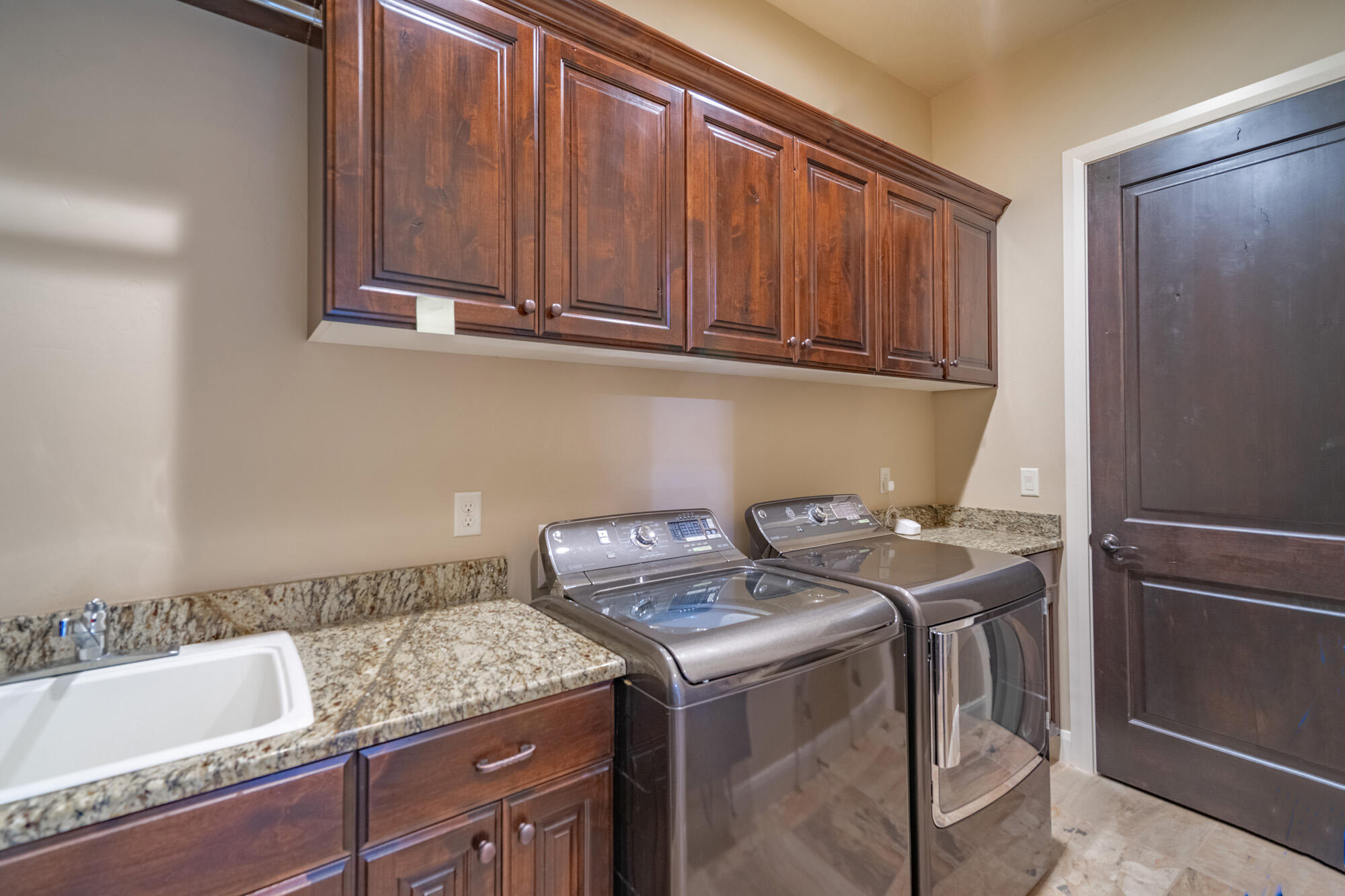 LEDGES OF ST GEORGE - Residential