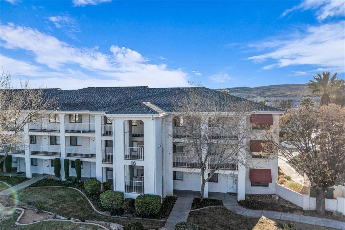 LAS PALMAS RESORT CONDOS - Residential