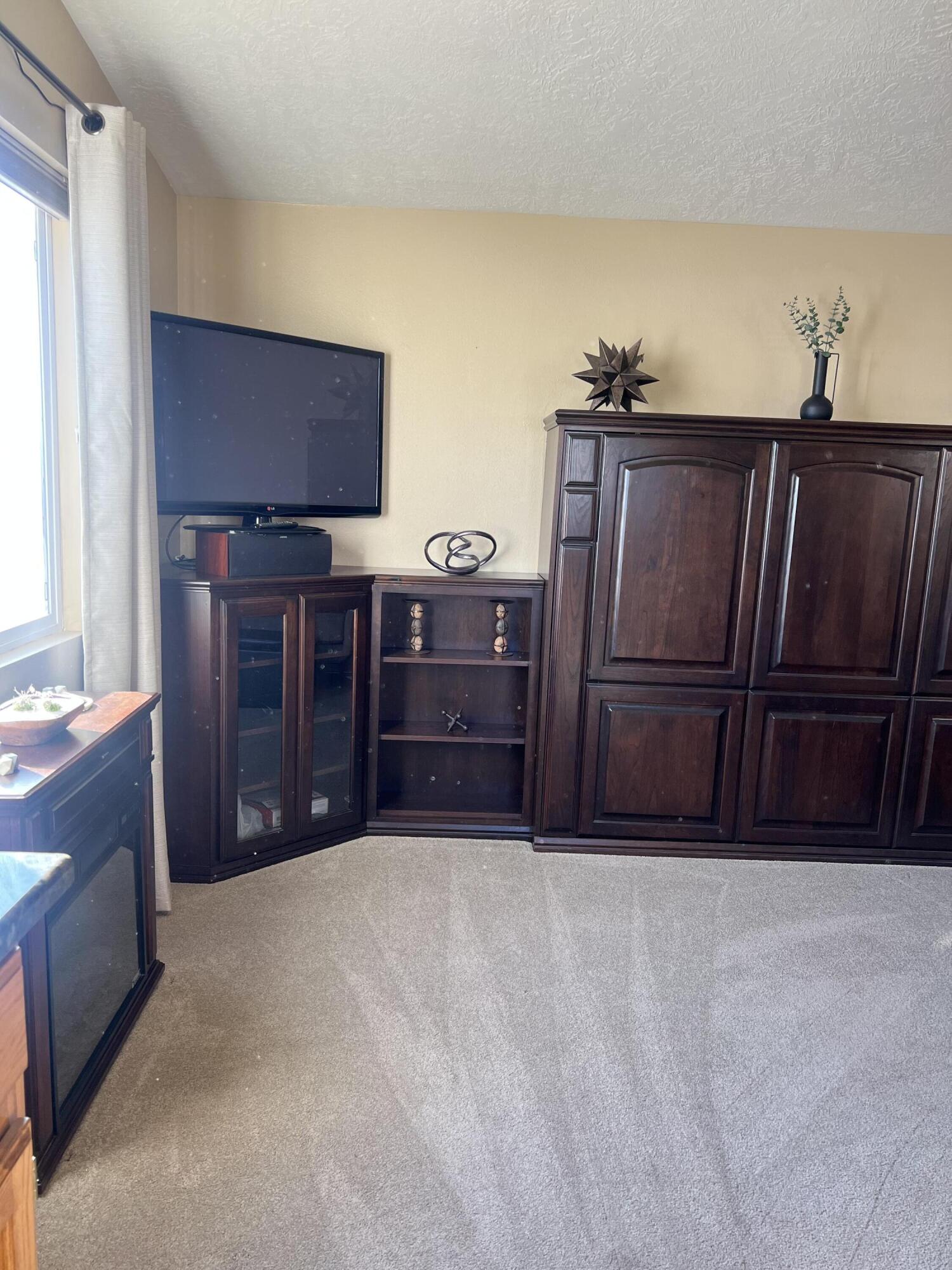 CANYON BREEZE RV RESORT - Residential