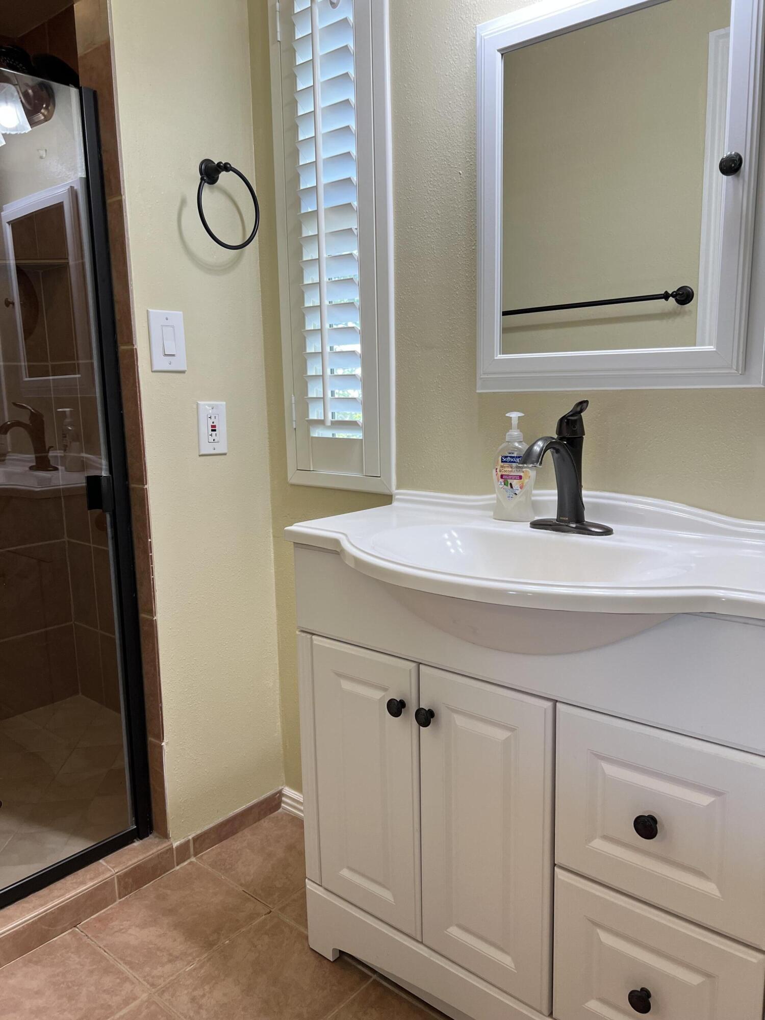 CANYON BREEZE RV RESORT - Residential