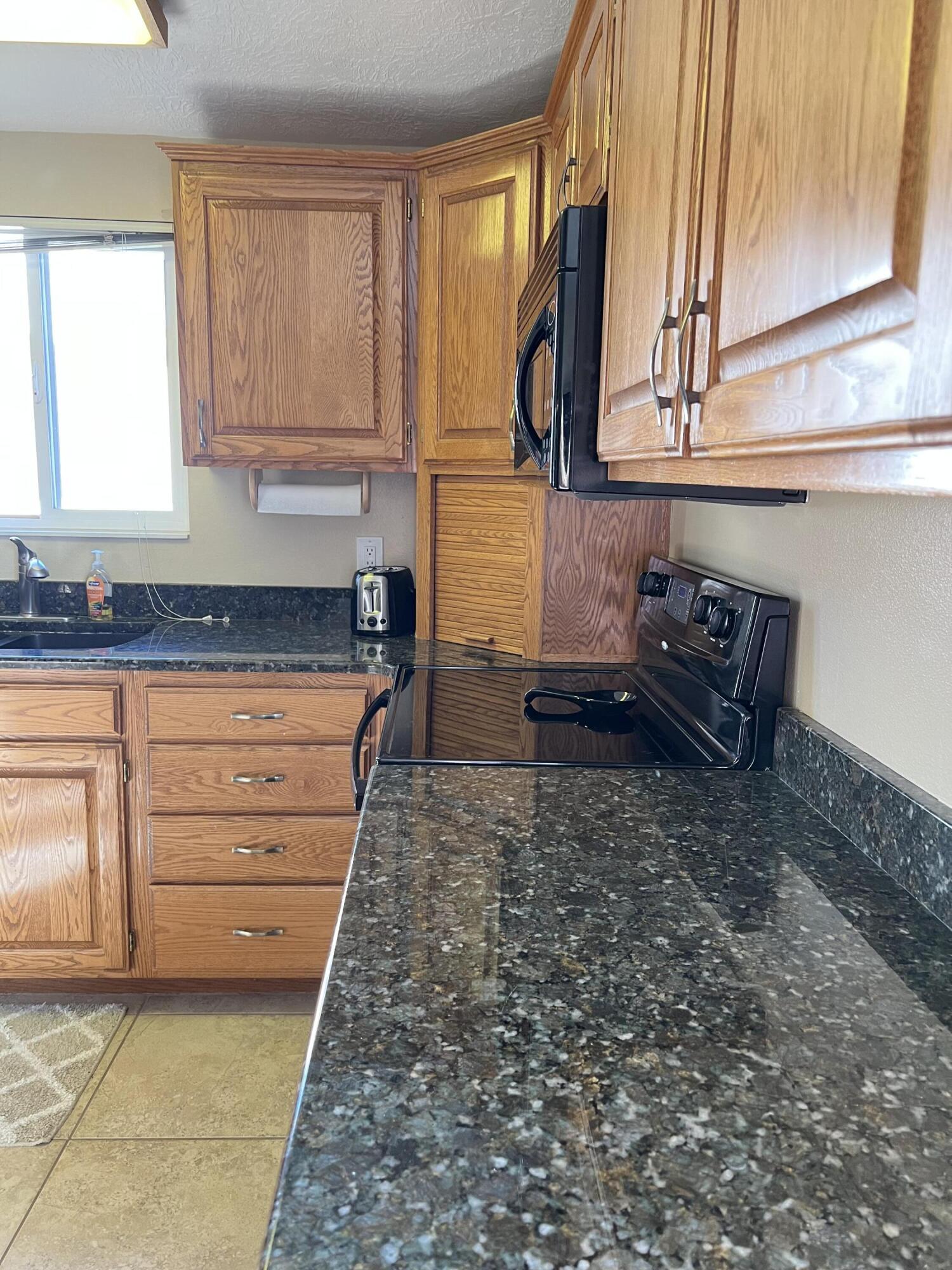 CANYON BREEZE RV RESORT - Residential