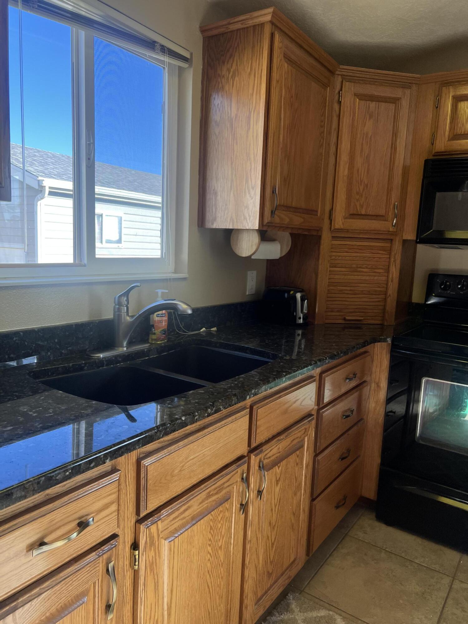 CANYON BREEZE RV RESORT - Residential