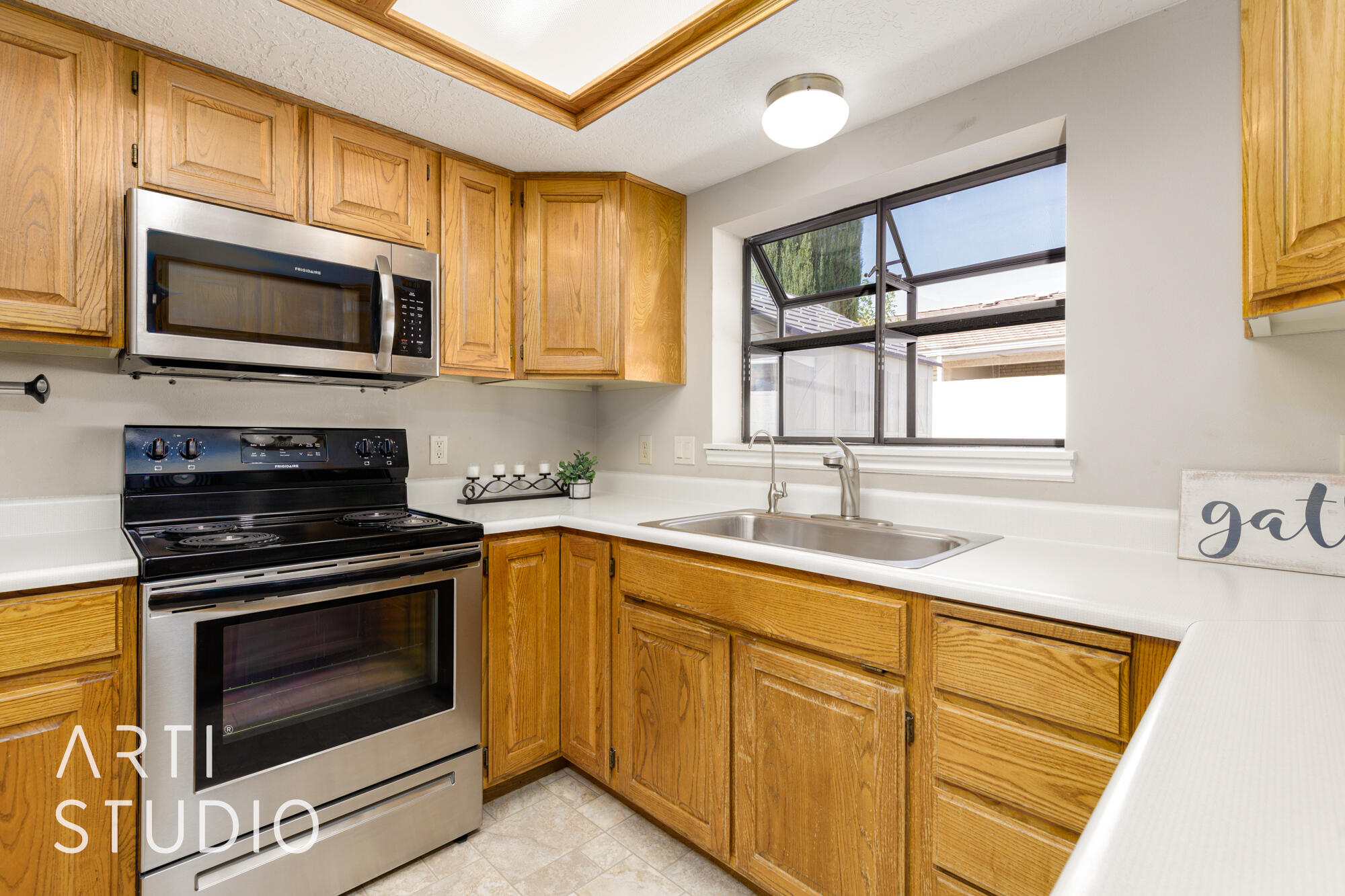 PALM MEADOWS TOWNHOMES - Residential