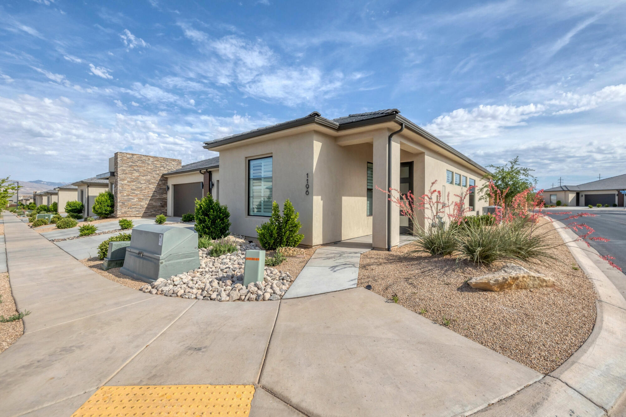 VILLAS AT SUN RIVER - Residential