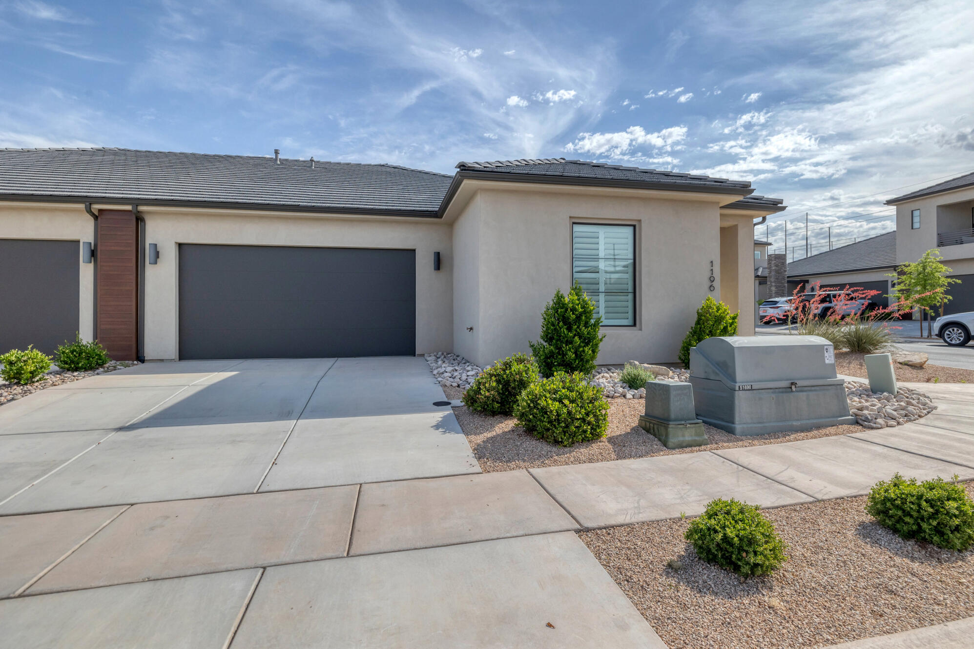 VILLAS AT SUN RIVER - Residential