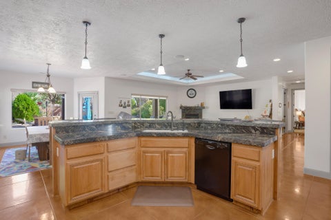 Tiny photo for 655 E Lost Ridge DR, Washington, UT 84780 (MLS # 26-276114)