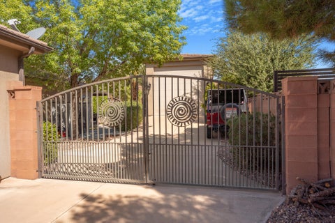 Tiny photo for 655 E Lost Ridge DR, Washington, UT 84780 (MLS # 26-276114)