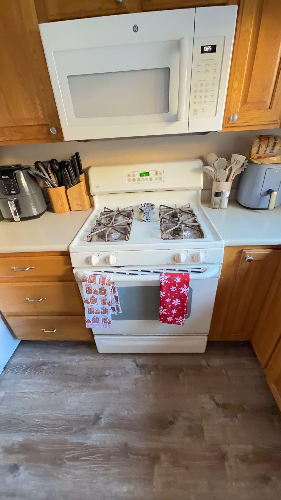 SKYHAWK TOWNHOMES - Residential