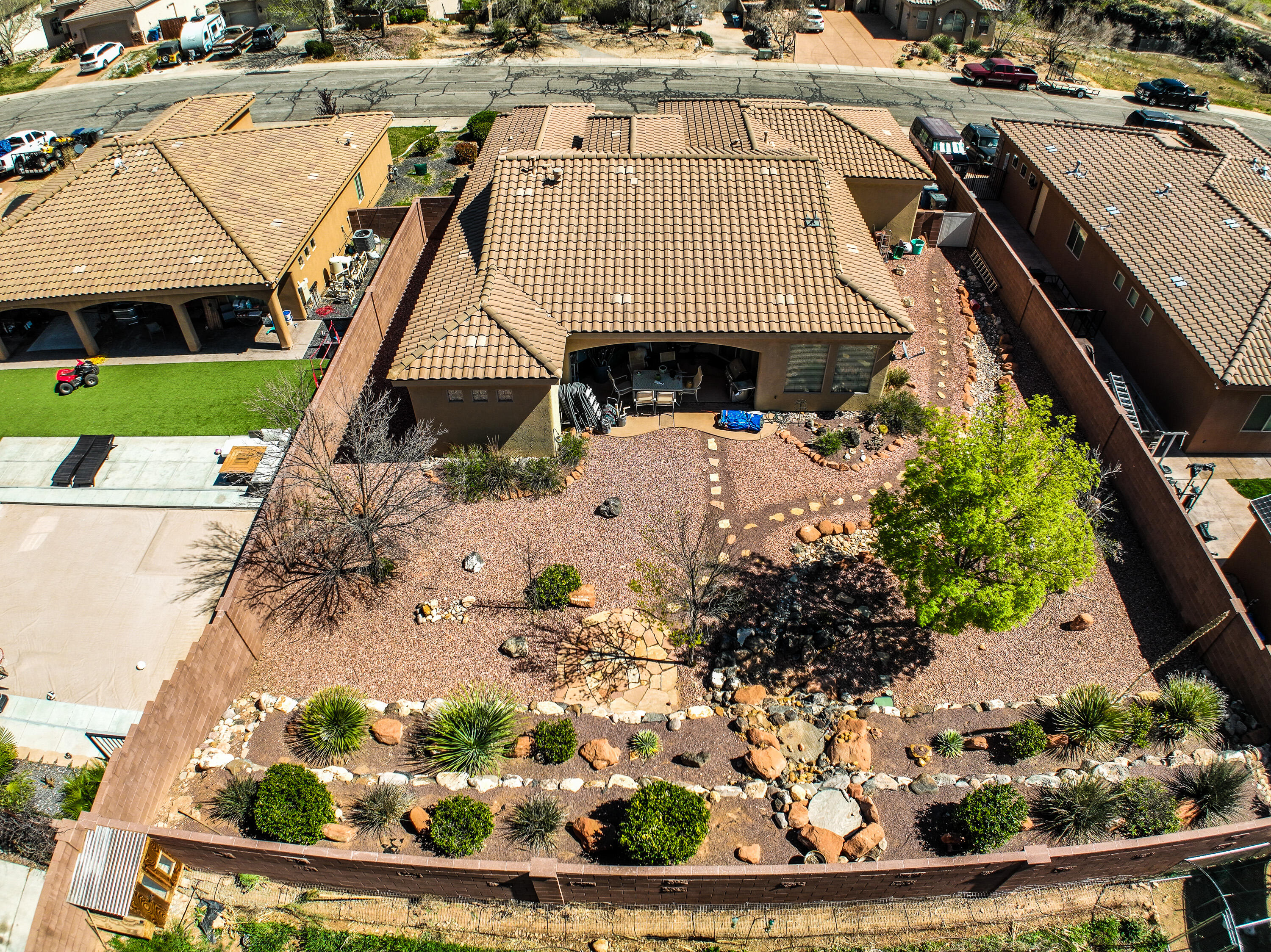 ALMOND HEIGHTS PARK - Residential