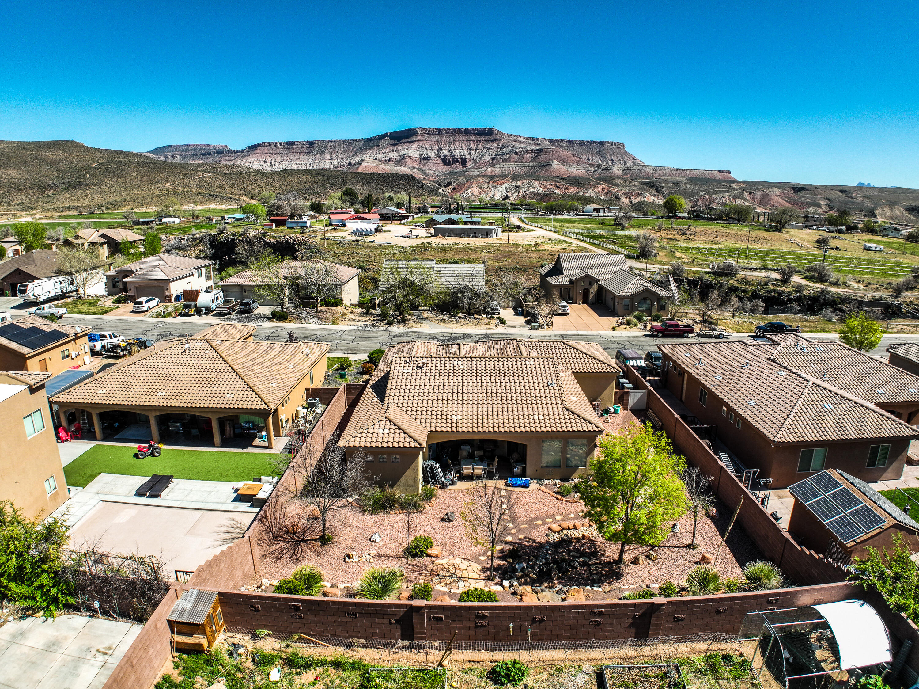 ALMOND HEIGHTS PARK - Residential