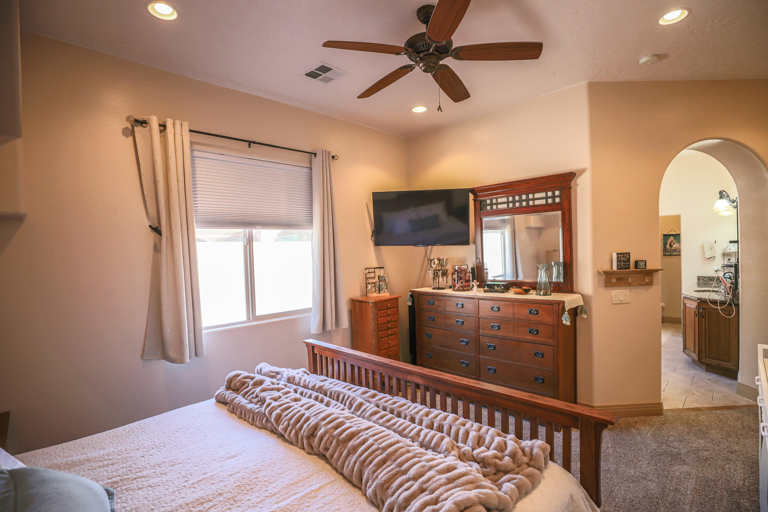 ALMOND HEIGHTS PARK - Residential