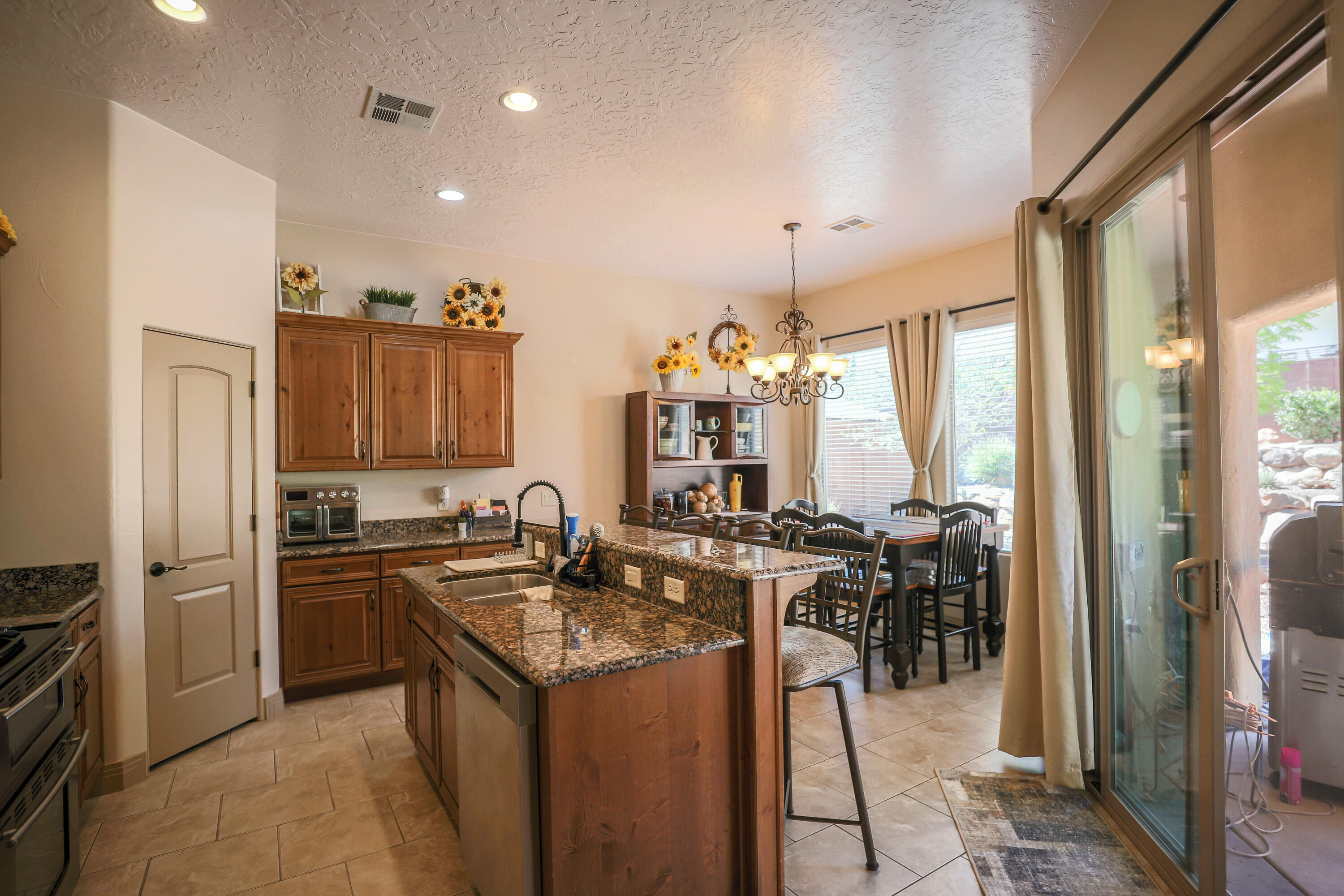 ALMOND HEIGHTS PARK - Residential