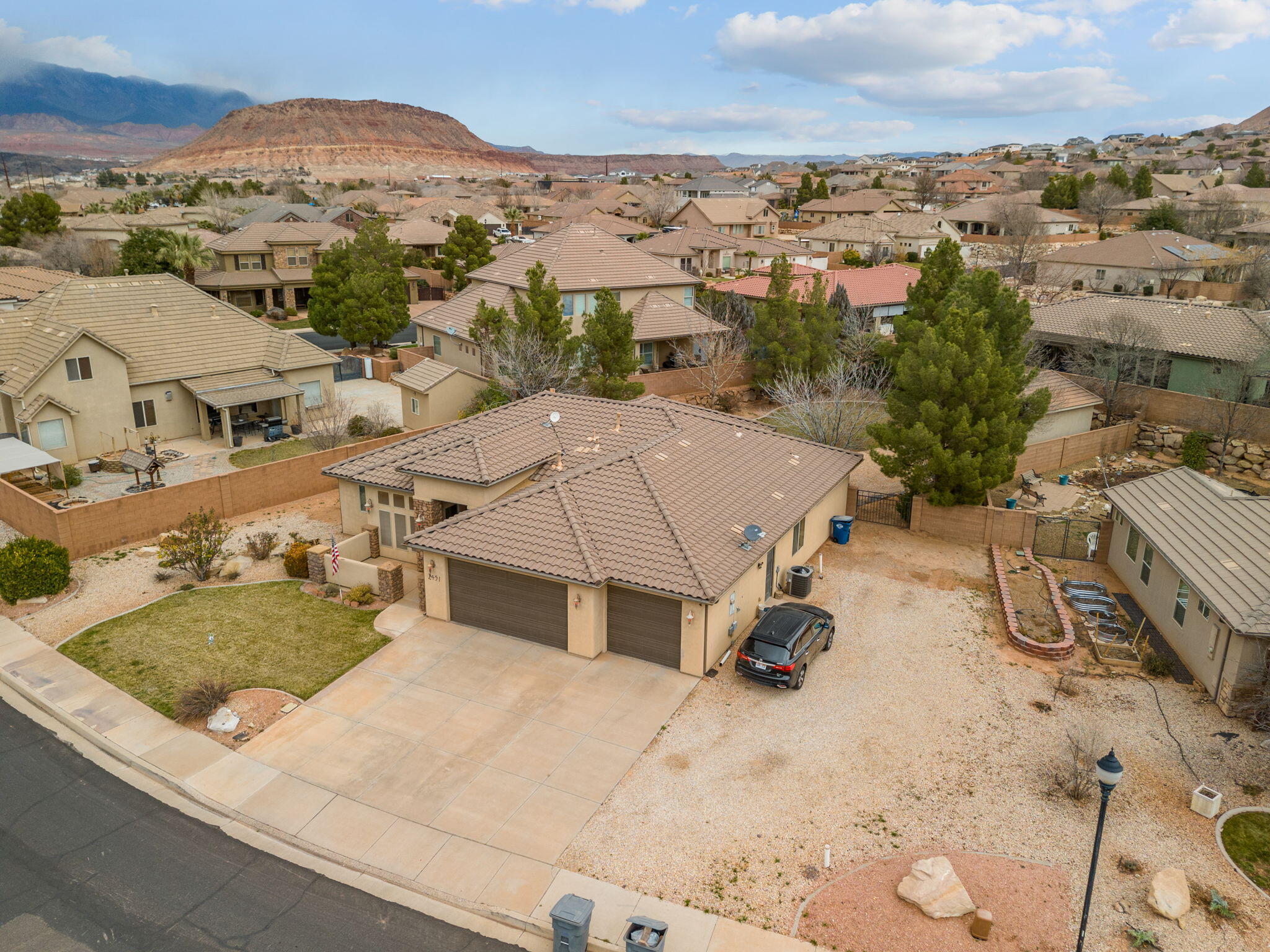 HIGH CHAPARRAL AT THE WASHINGTON BENCH - Residential