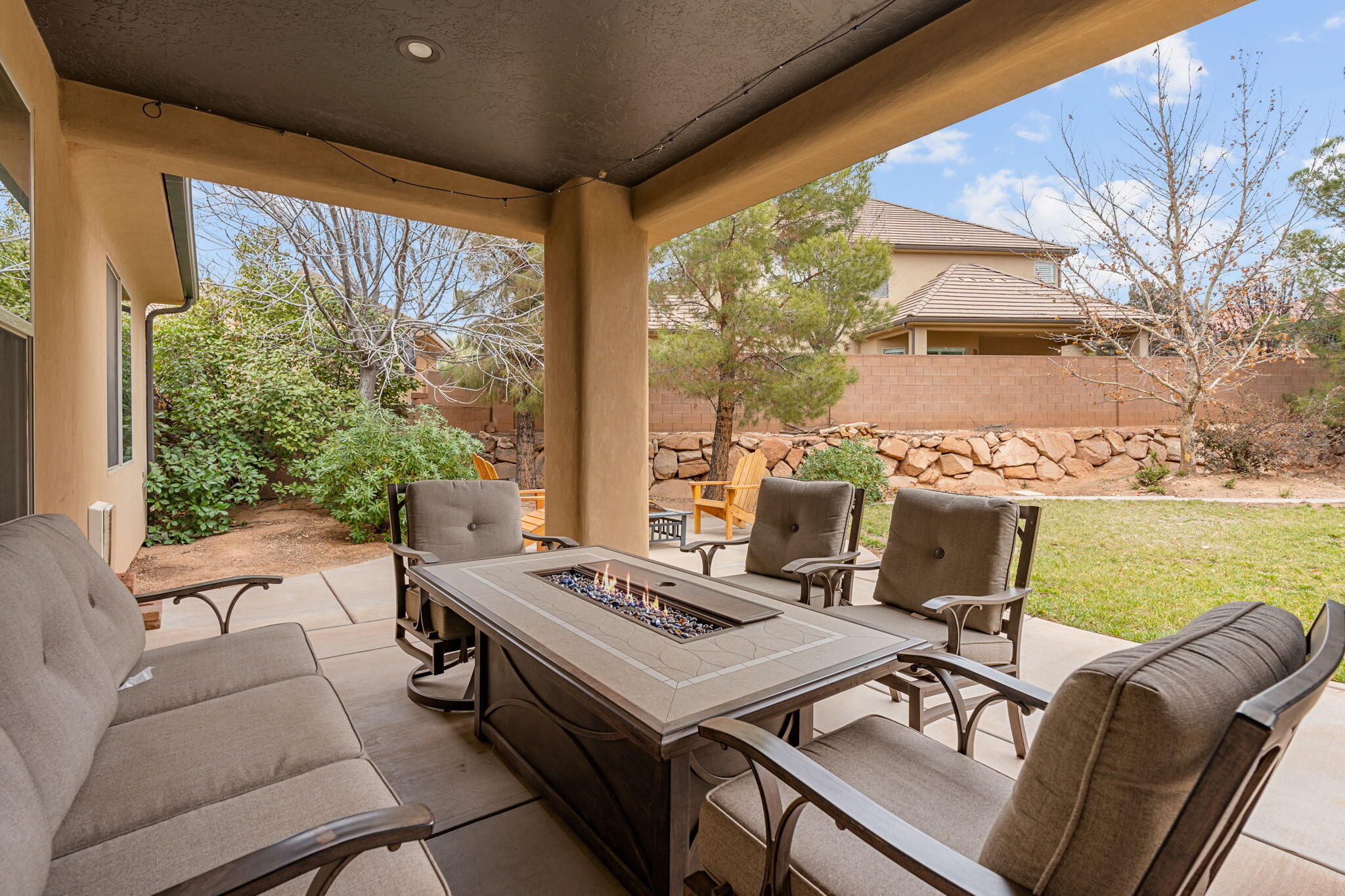 HIGH CHAPARRAL AT THE WASHINGTON BENCH - Residential