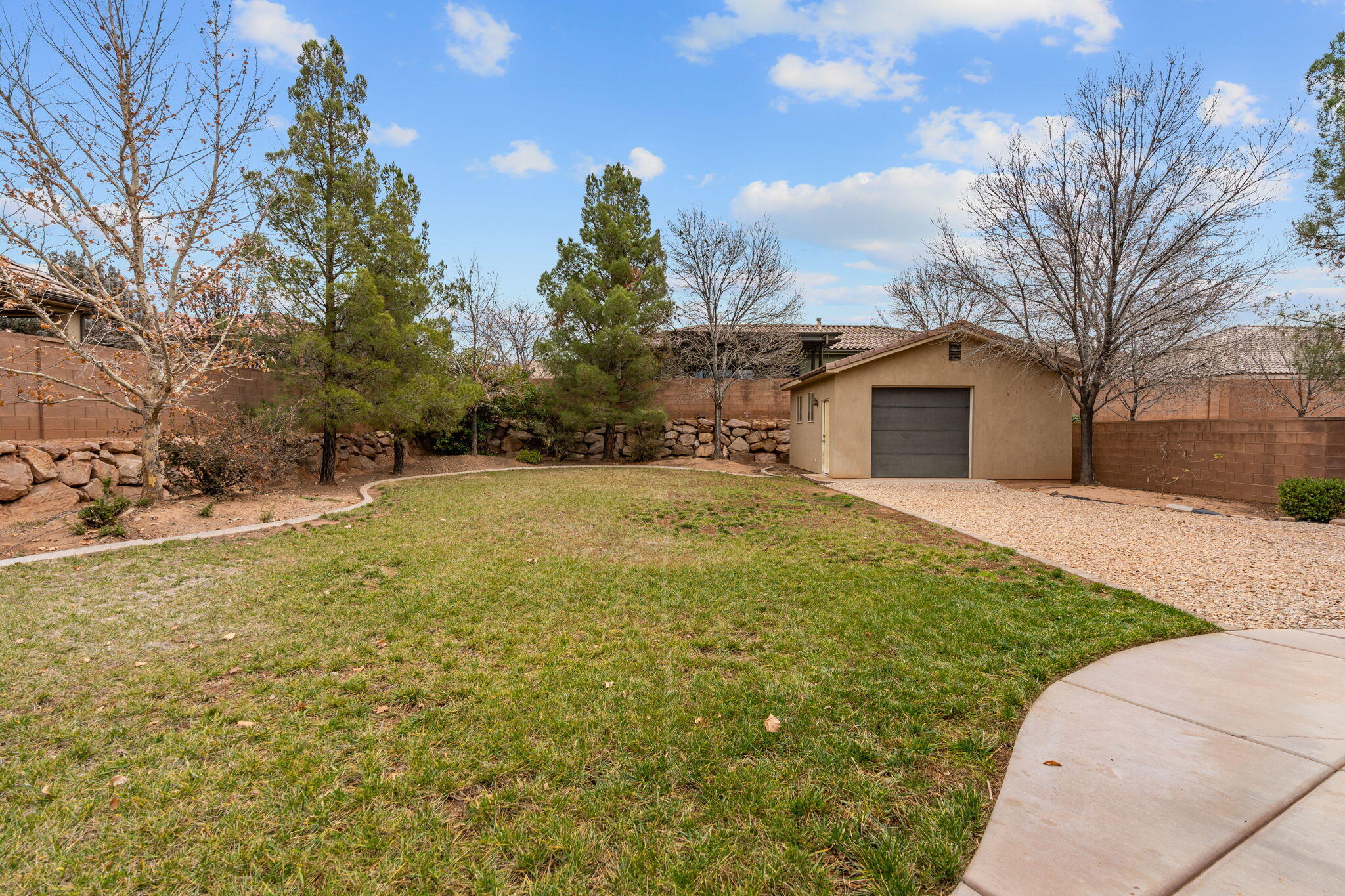 HIGH CHAPARRAL AT THE WASHINGTON BENCH - Residential