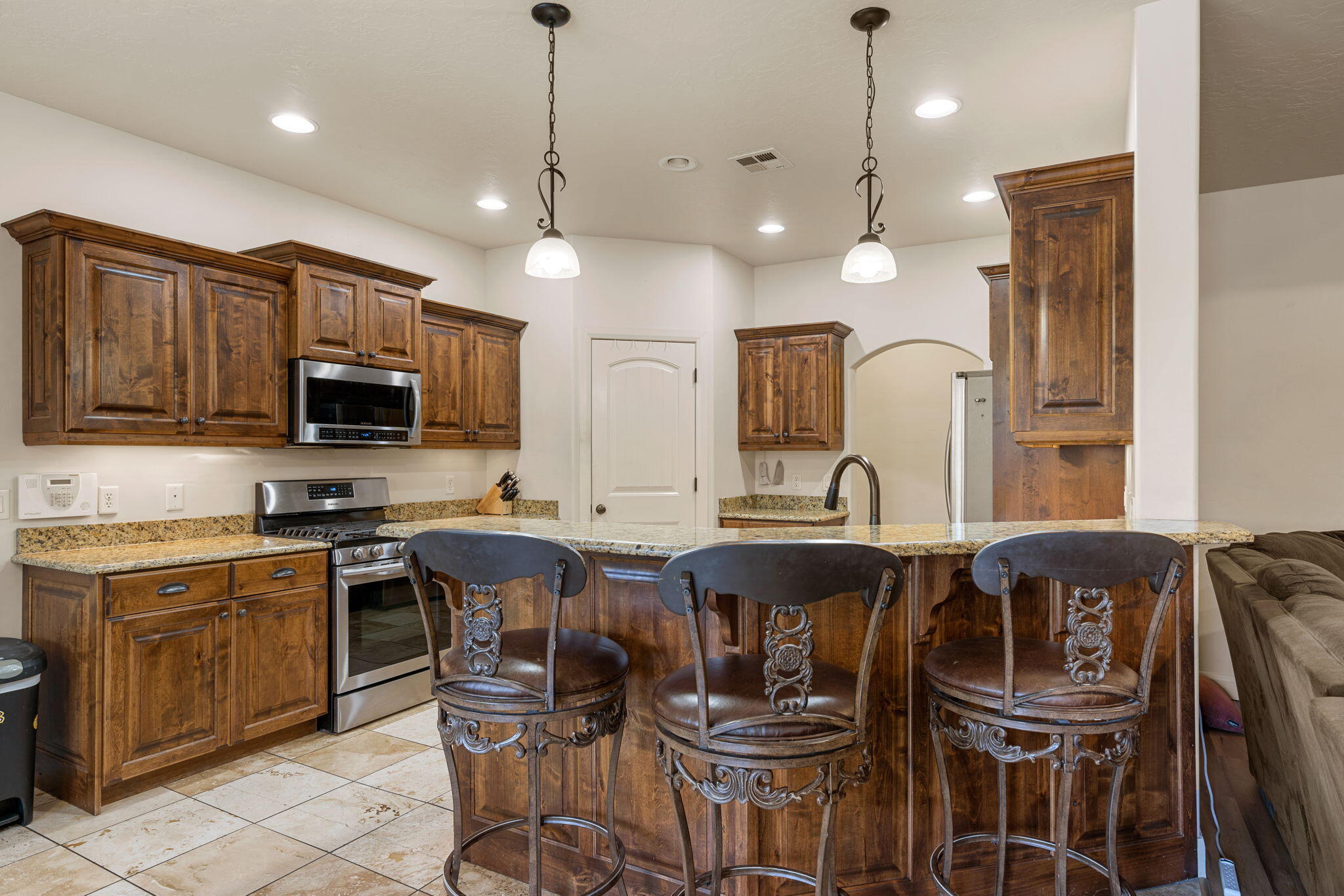 HIGH CHAPARRAL AT THE WASHINGTON BENCH - Residential