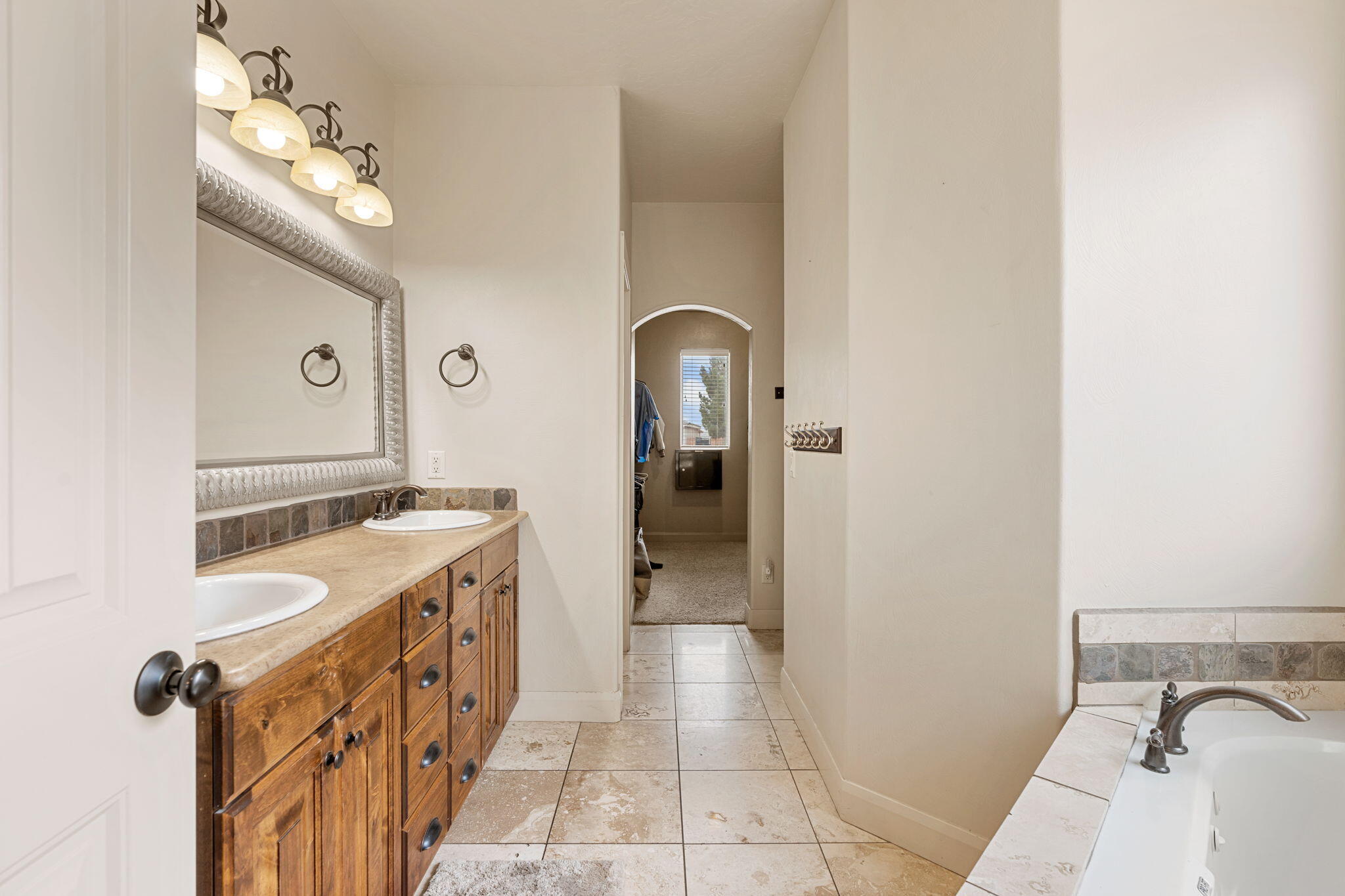 HIGH CHAPARRAL AT THE WASHINGTON BENCH - Residential