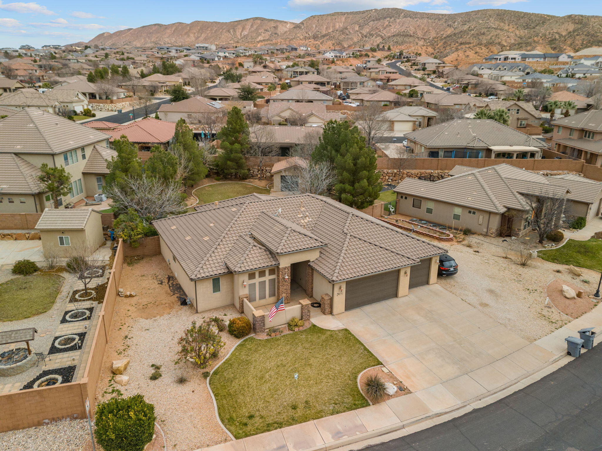 HIGH CHAPARRAL AT THE WASHINGTON BENCH - Residential