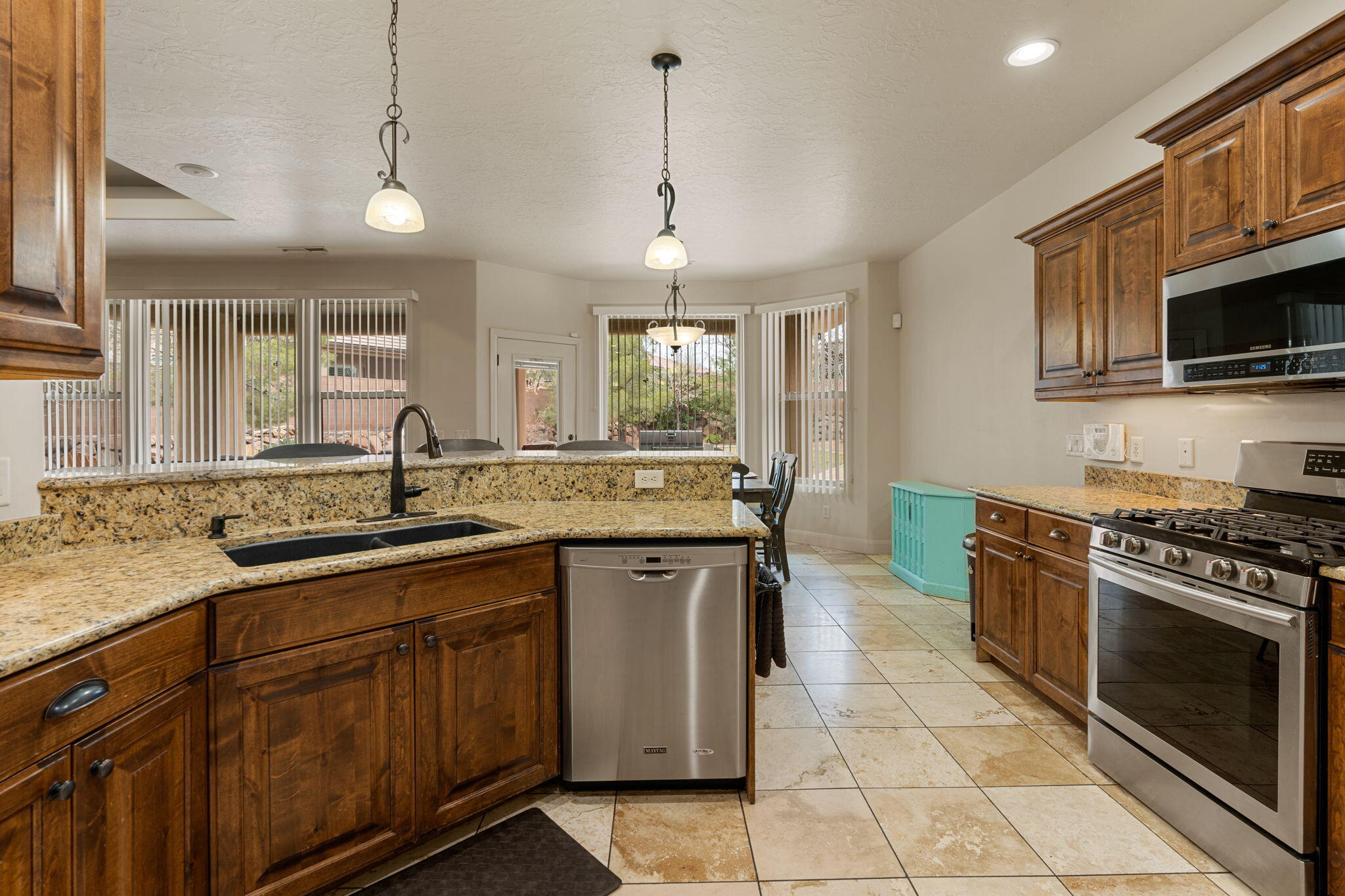 HIGH CHAPARRAL AT THE WASHINGTON BENCH - Residential