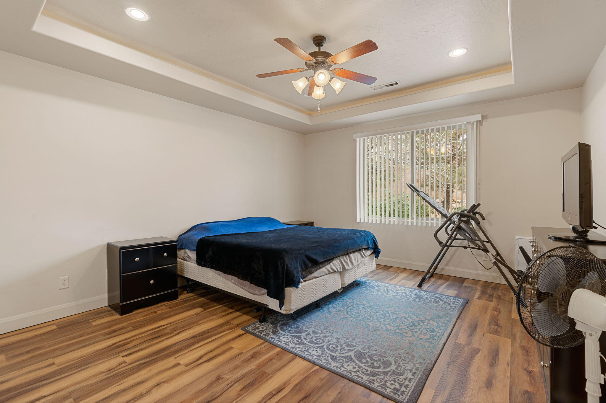 HIGH CHAPARRAL AT THE WASHINGTON BENCH - Residential