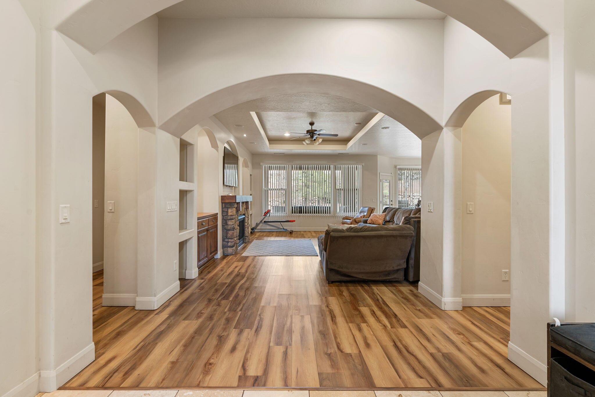 HIGH CHAPARRAL AT THE WASHINGTON BENCH - Residential