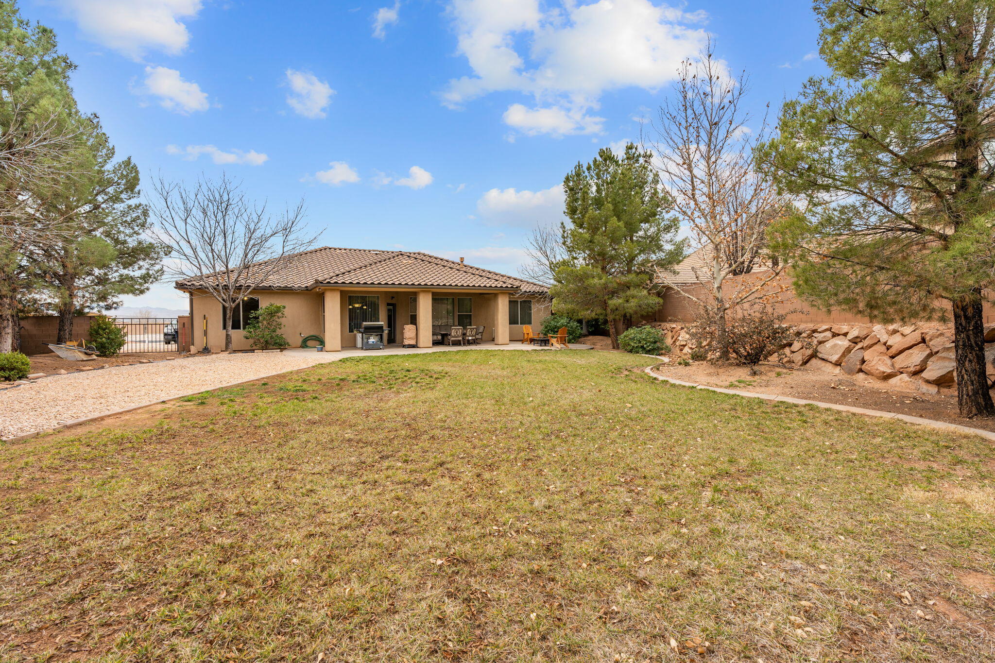 HIGH CHAPARRAL AT THE WASHINGTON BENCH - Residential