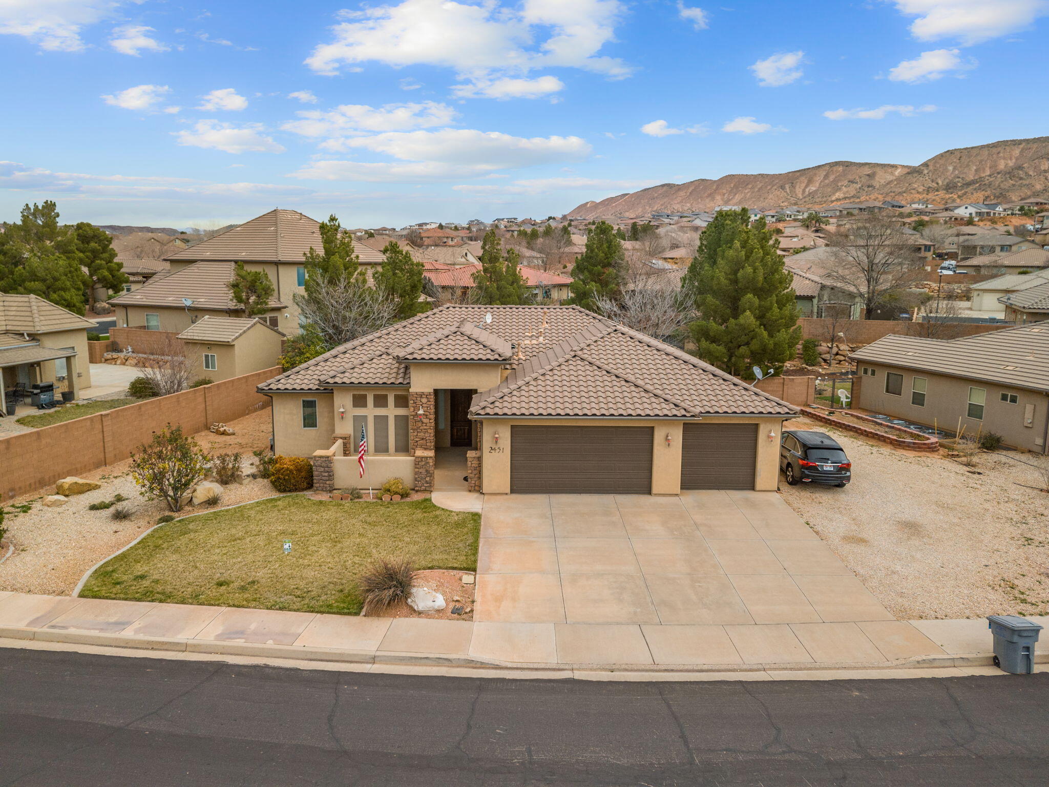 HIGH CHAPARRAL AT THE WASHINGTON BENCH - Residential