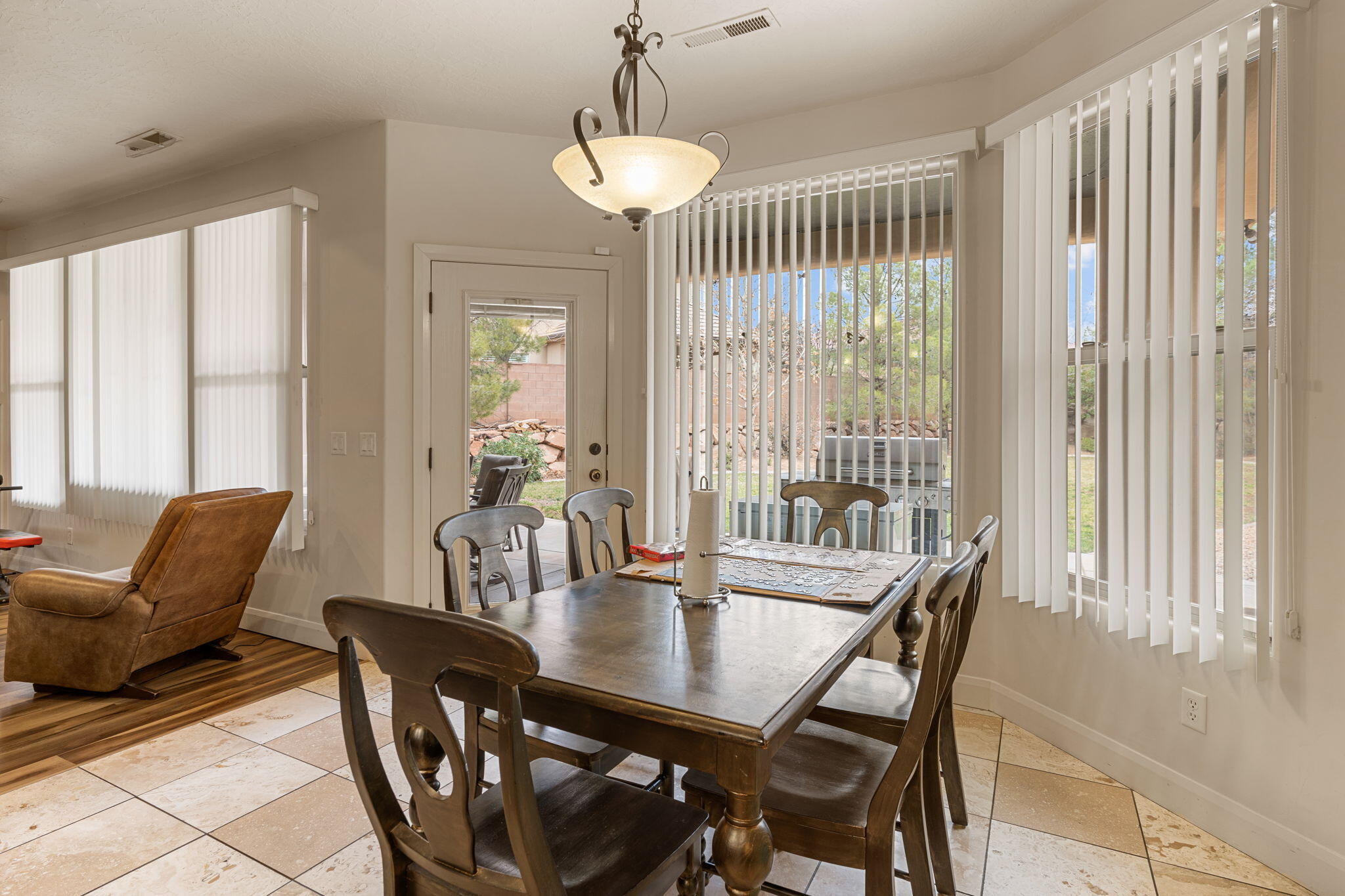 HIGH CHAPARRAL AT THE WASHINGTON BENCH - Residential