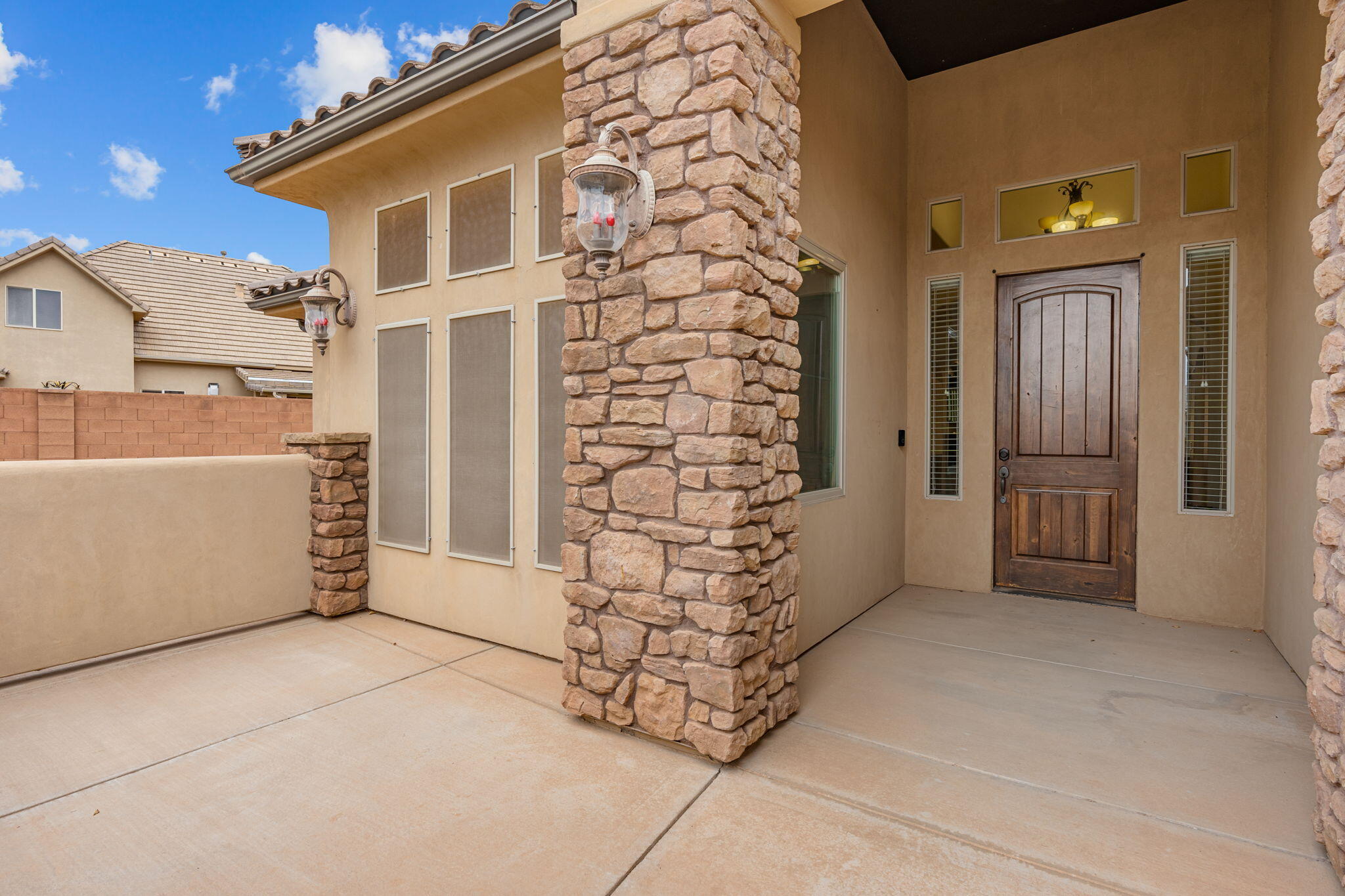 HIGH CHAPARRAL AT THE WASHINGTON BENCH - Residential