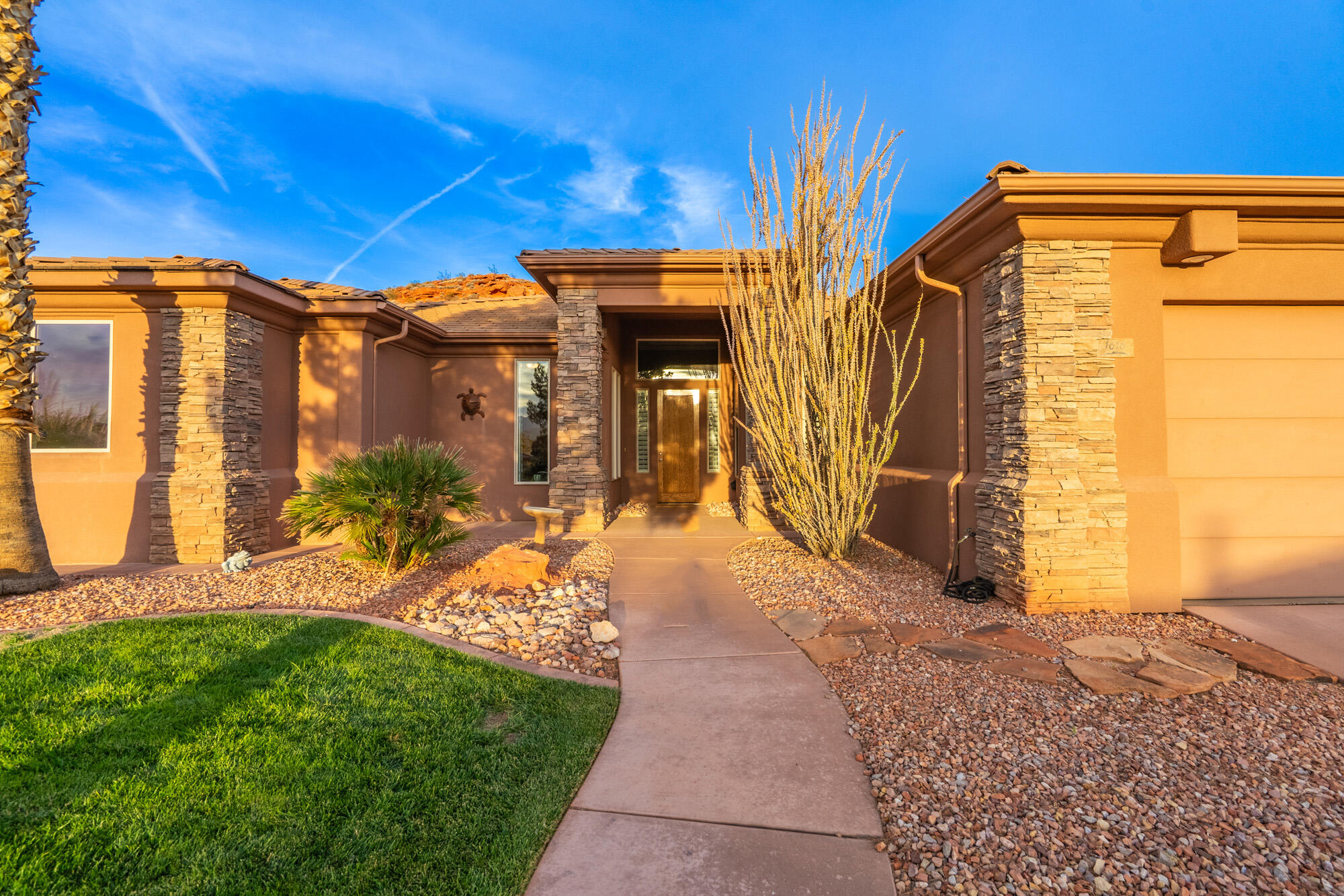 PARADISE CANYON - Residential