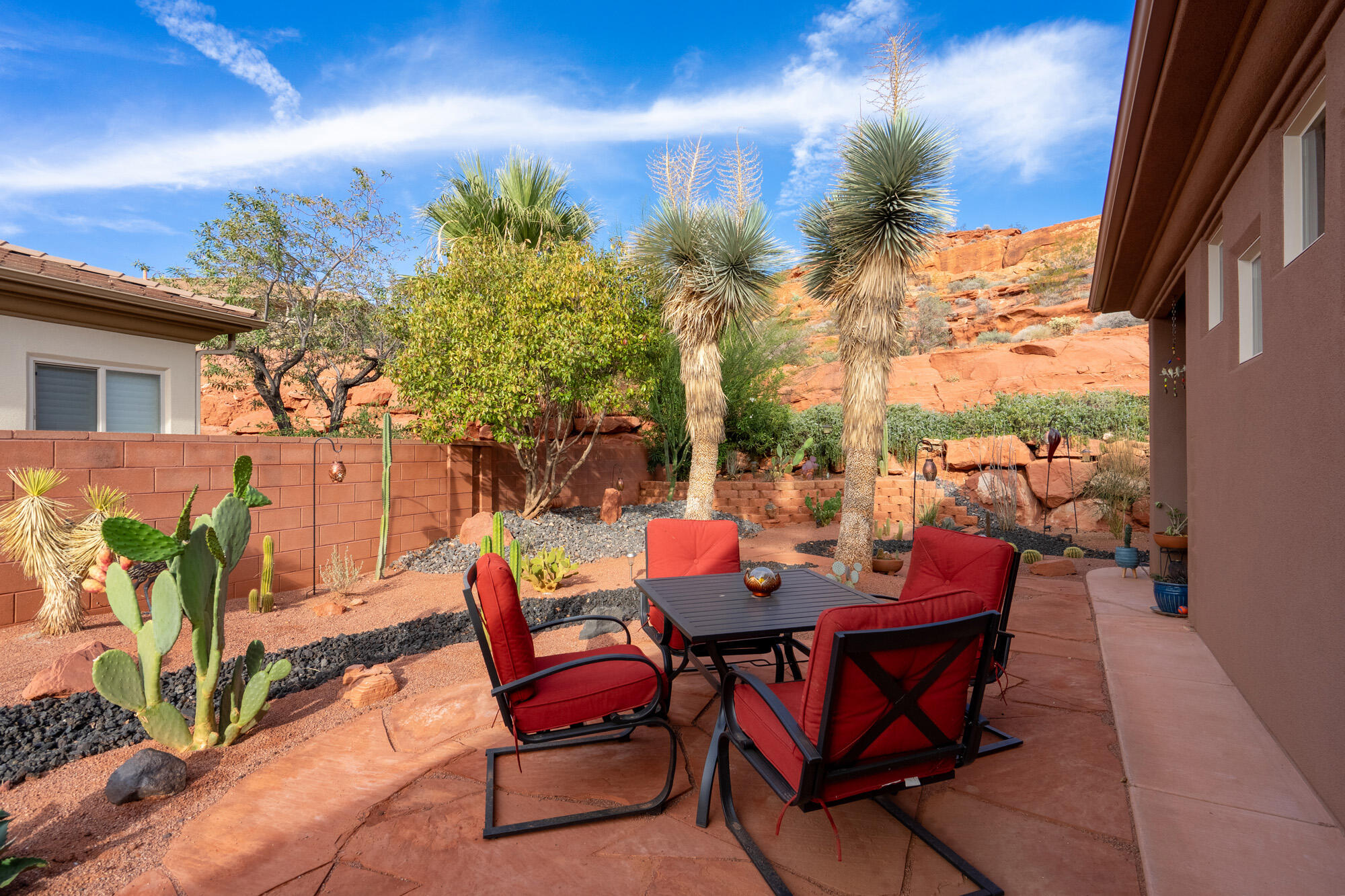 PARADISE CANYON - Residential