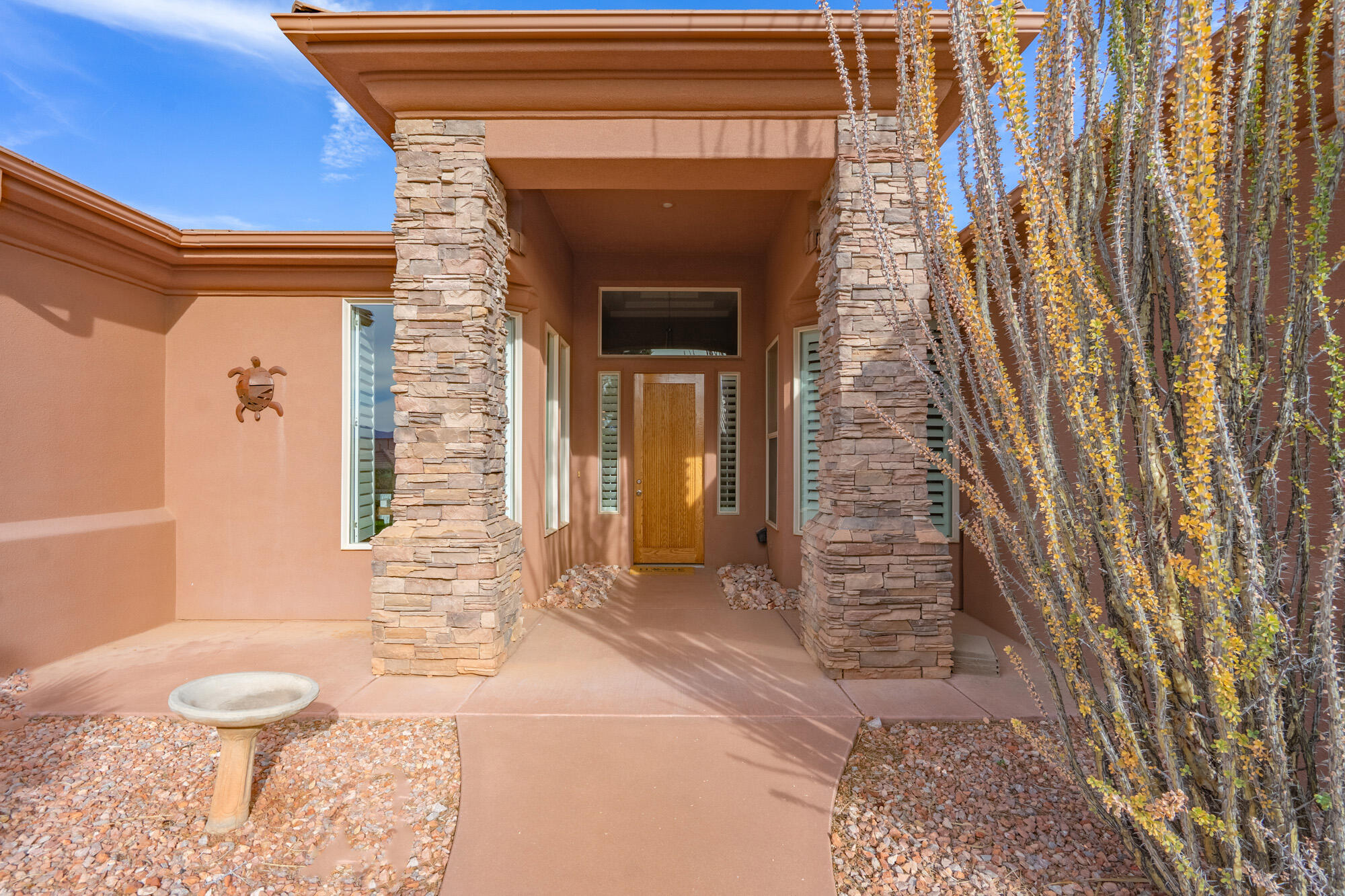 PARADISE CANYON - Residential