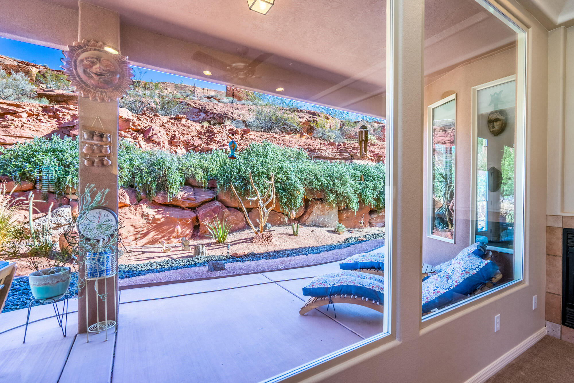 PARADISE CANYON - Residential