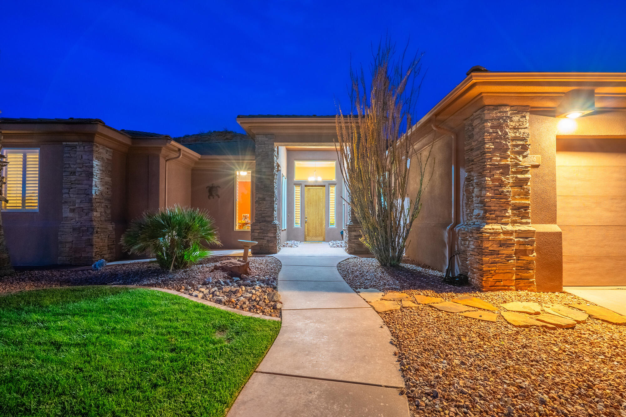 PARADISE CANYON - Residential