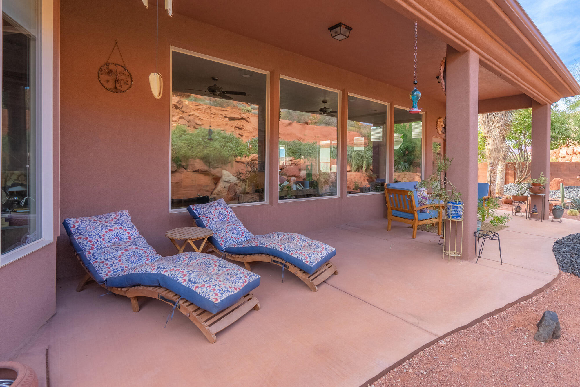 PARADISE CANYON - Residential