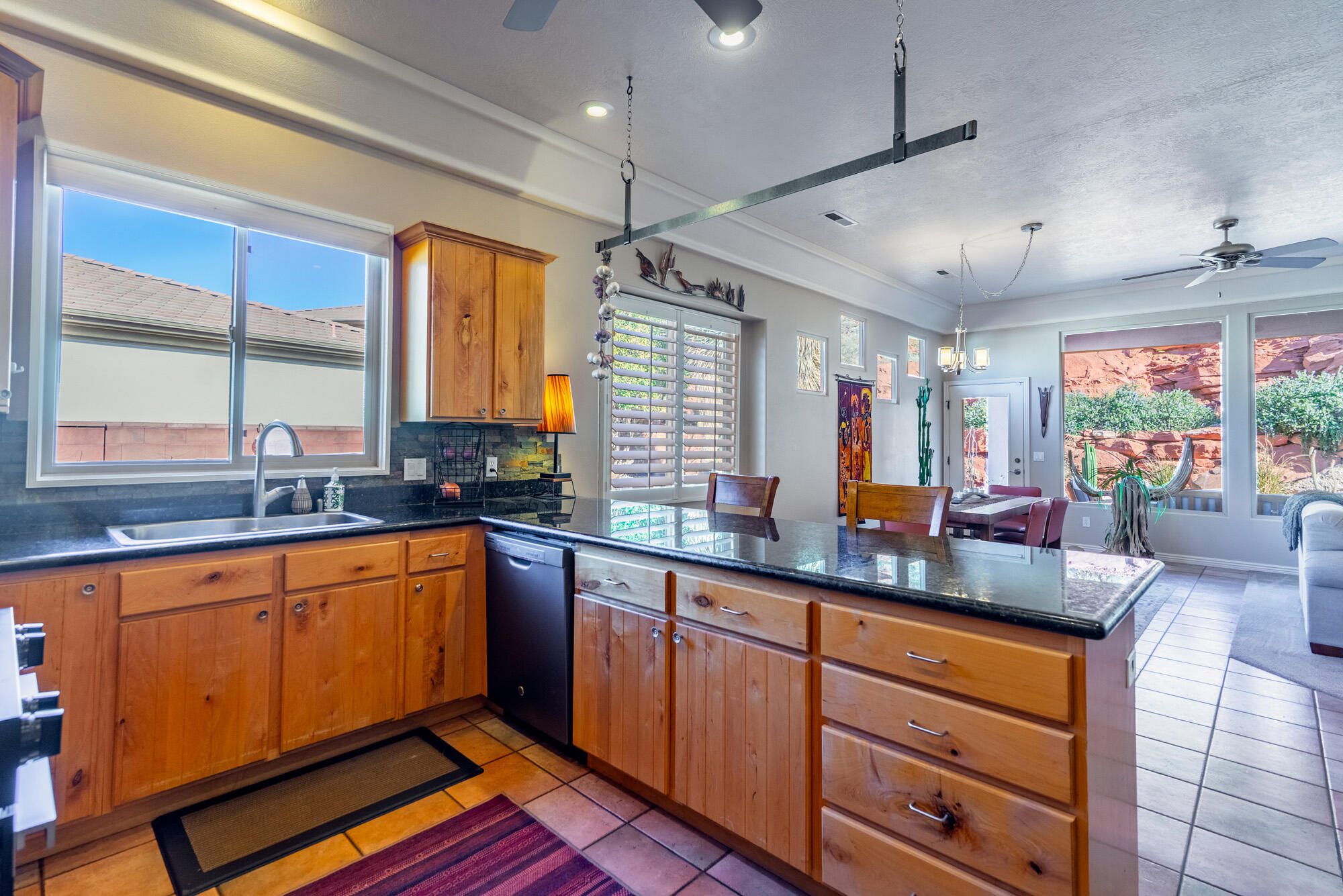 PARADISE CANYON - Residential