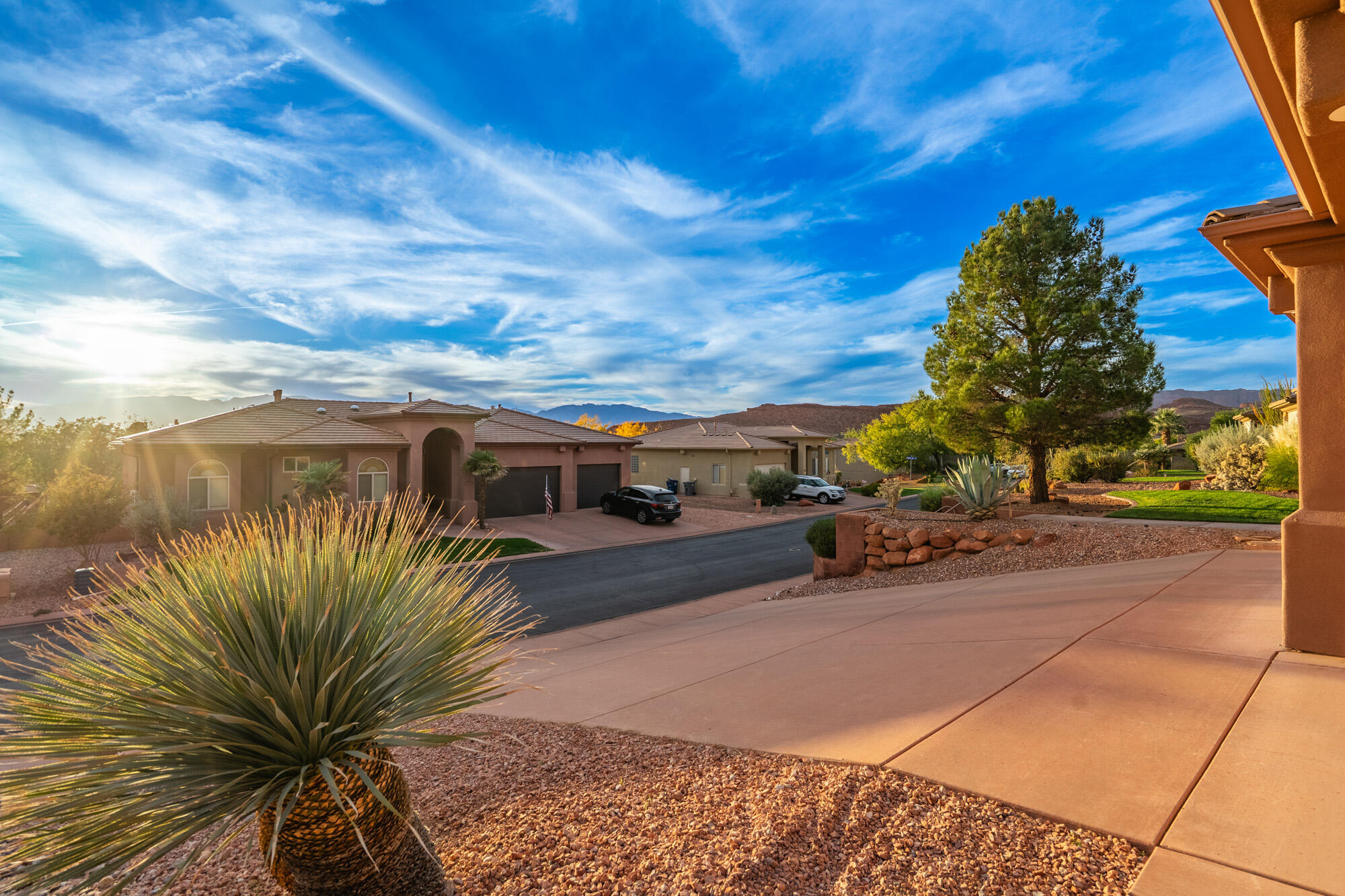 PARADISE CANYON - Residential