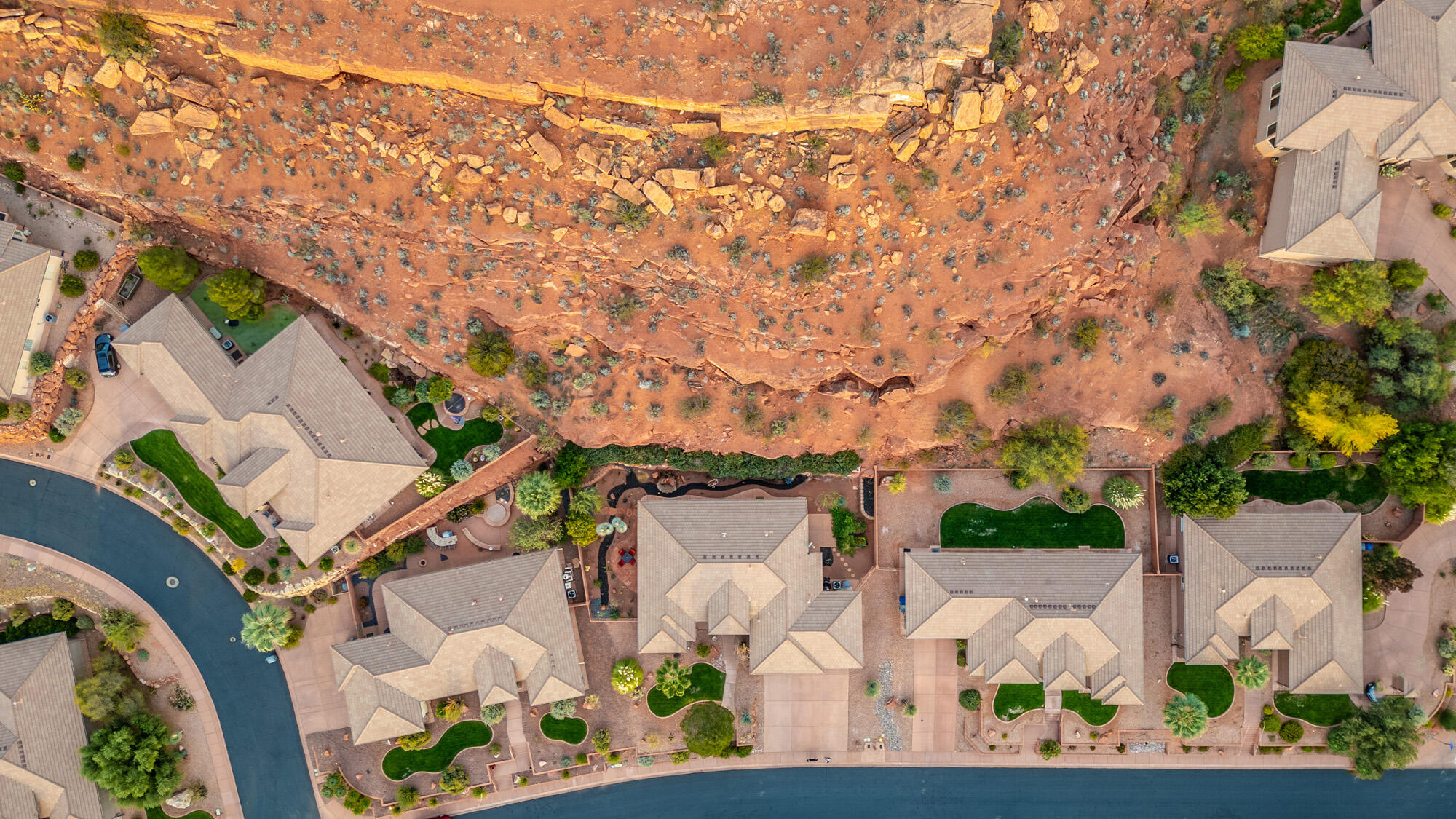 PARADISE CANYON - Residential
