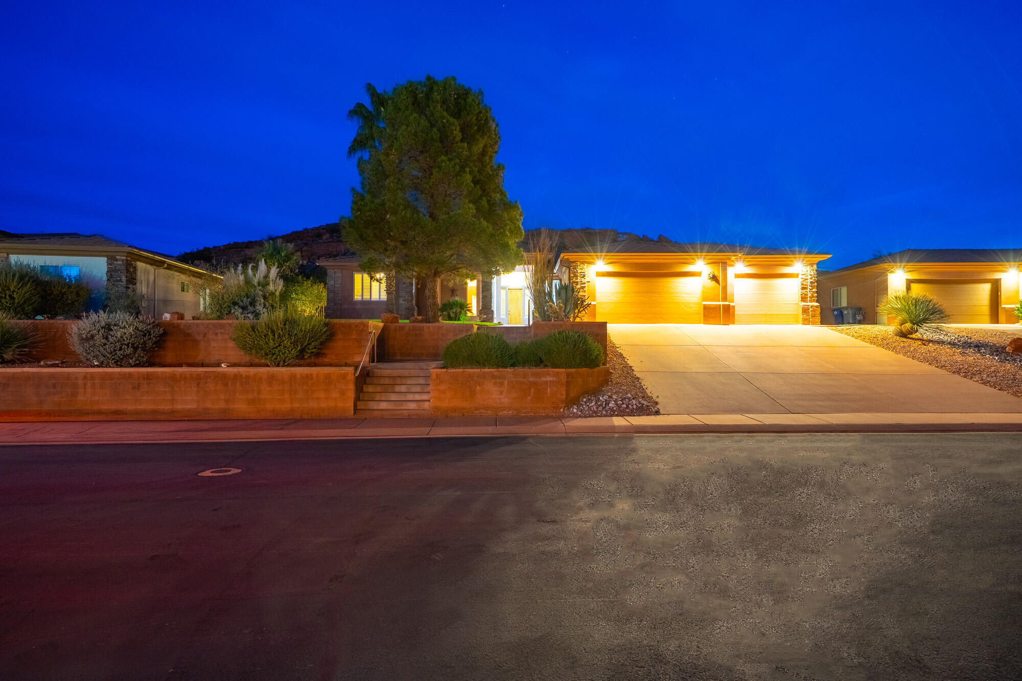 PARADISE CANYON - Residential