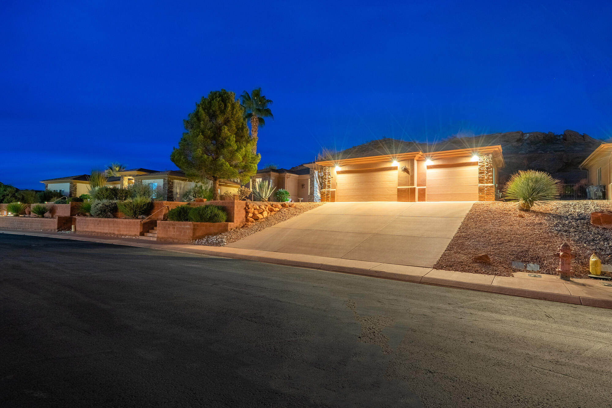 PARADISE CANYON - Residential