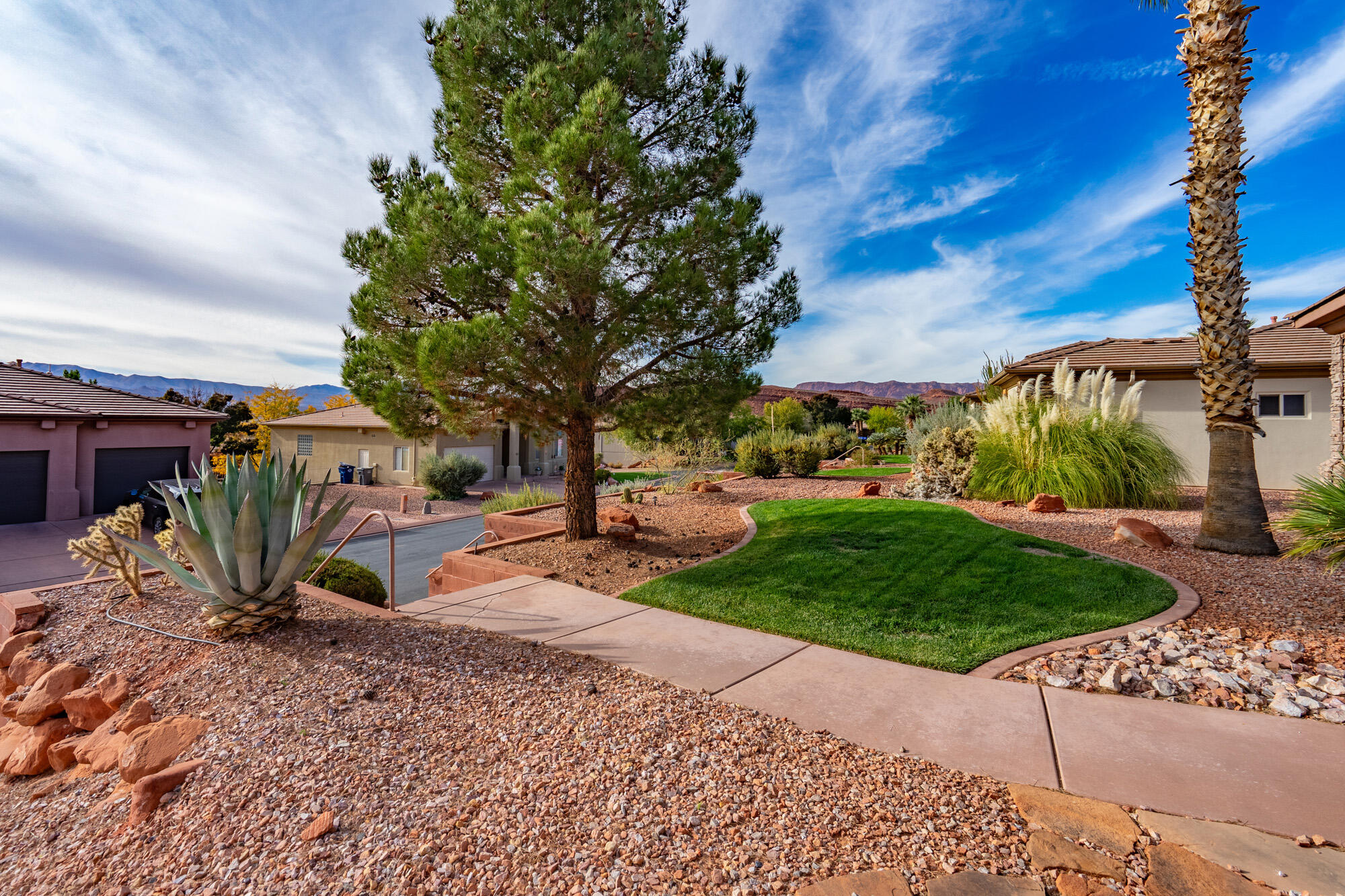 PARADISE CANYON - Residential